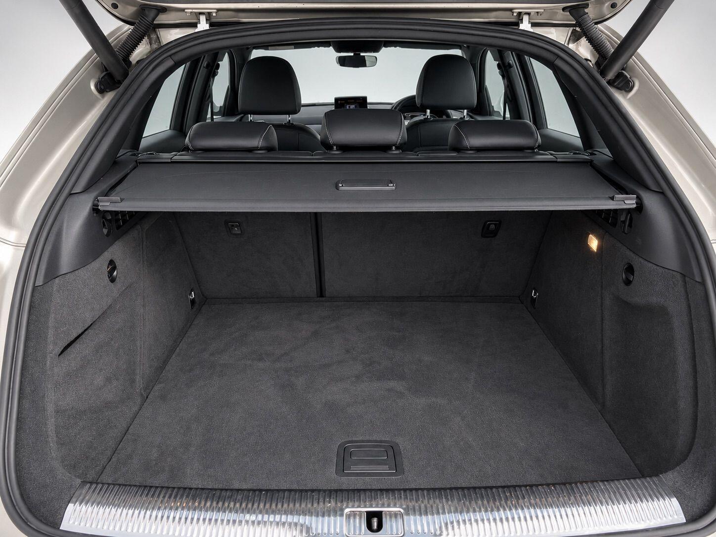 Audi Q3 view 38