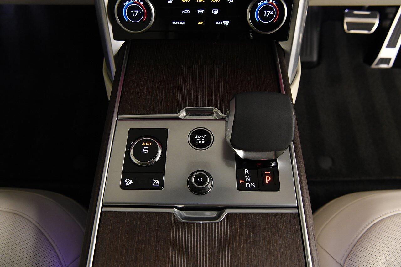 Land Rover Range Rover view 15