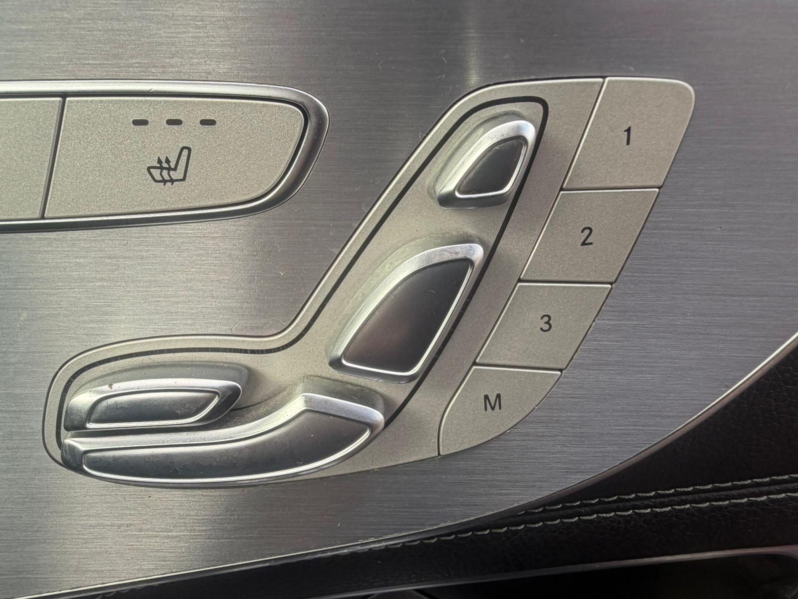 Mercedes-Benz C-Class view 23