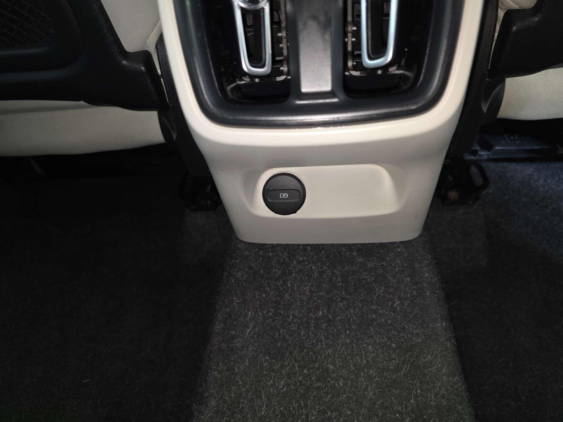 Volvo XC40 view 43