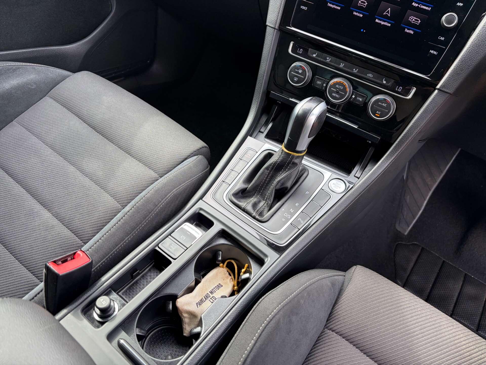 Volkswagen Golf view 41