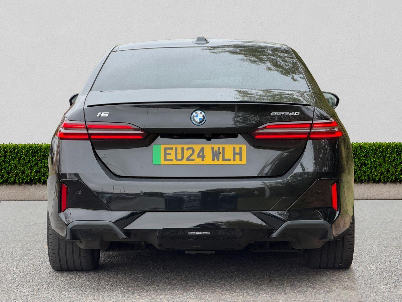 BMW i5 view 7