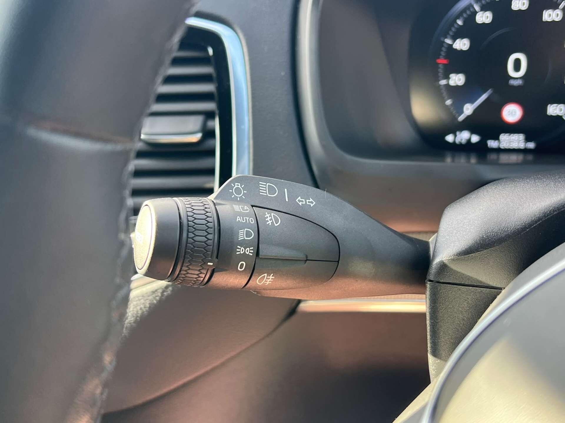 Volvo XC90 view 28