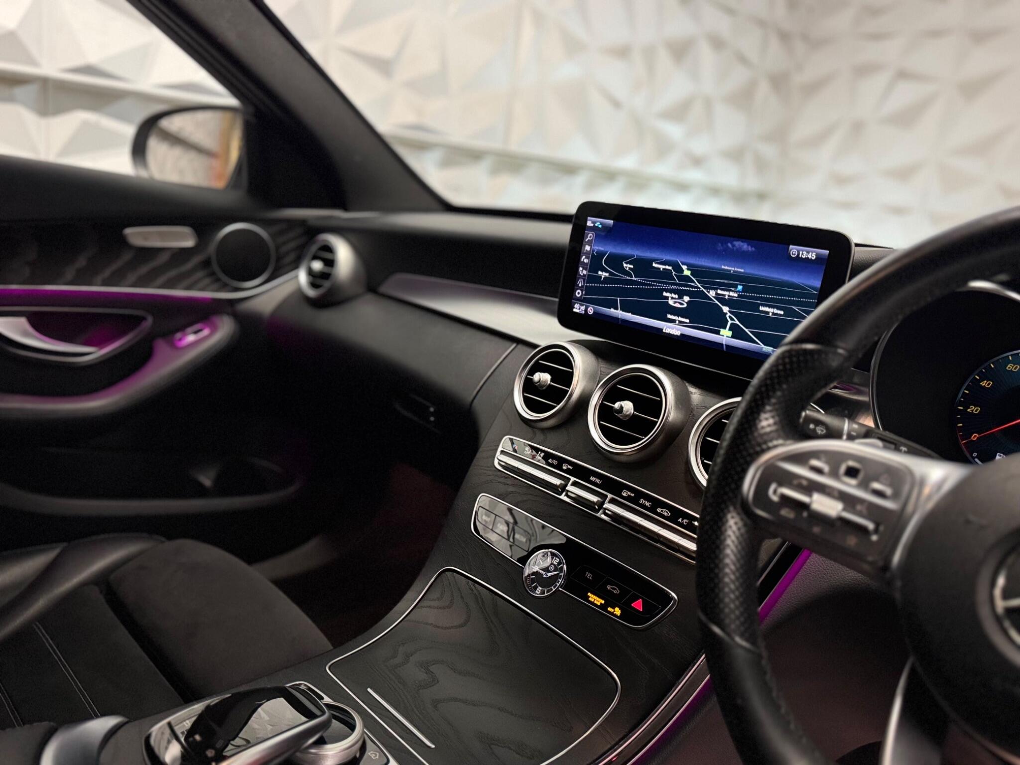 Mercedes-Benz C Class view 23