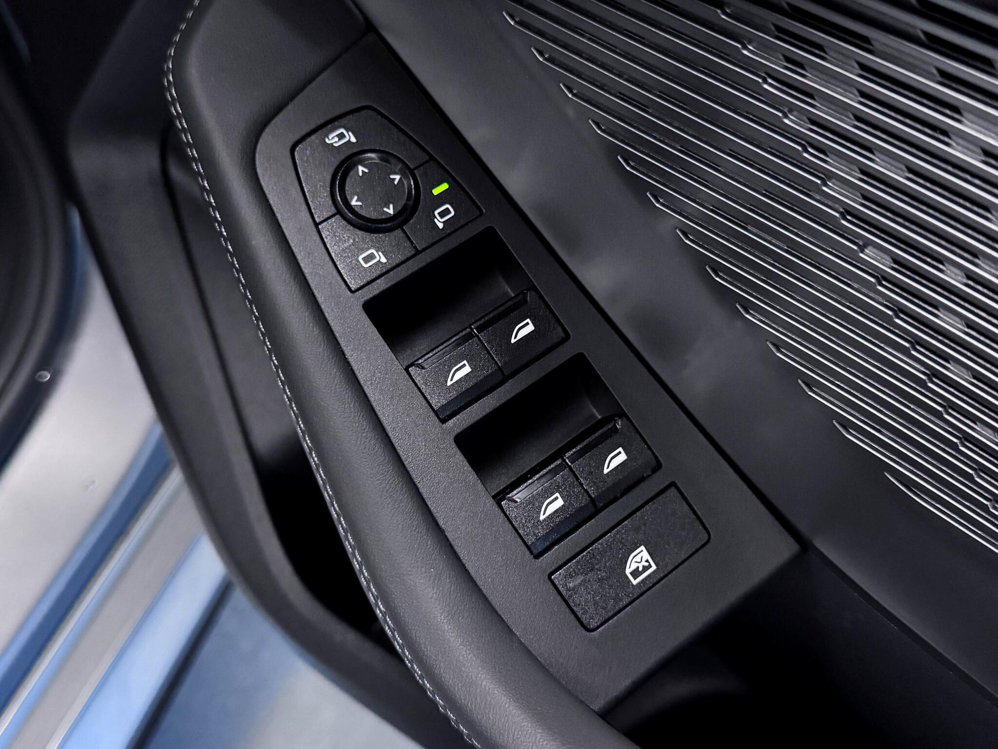 BMW 1 Series view 26