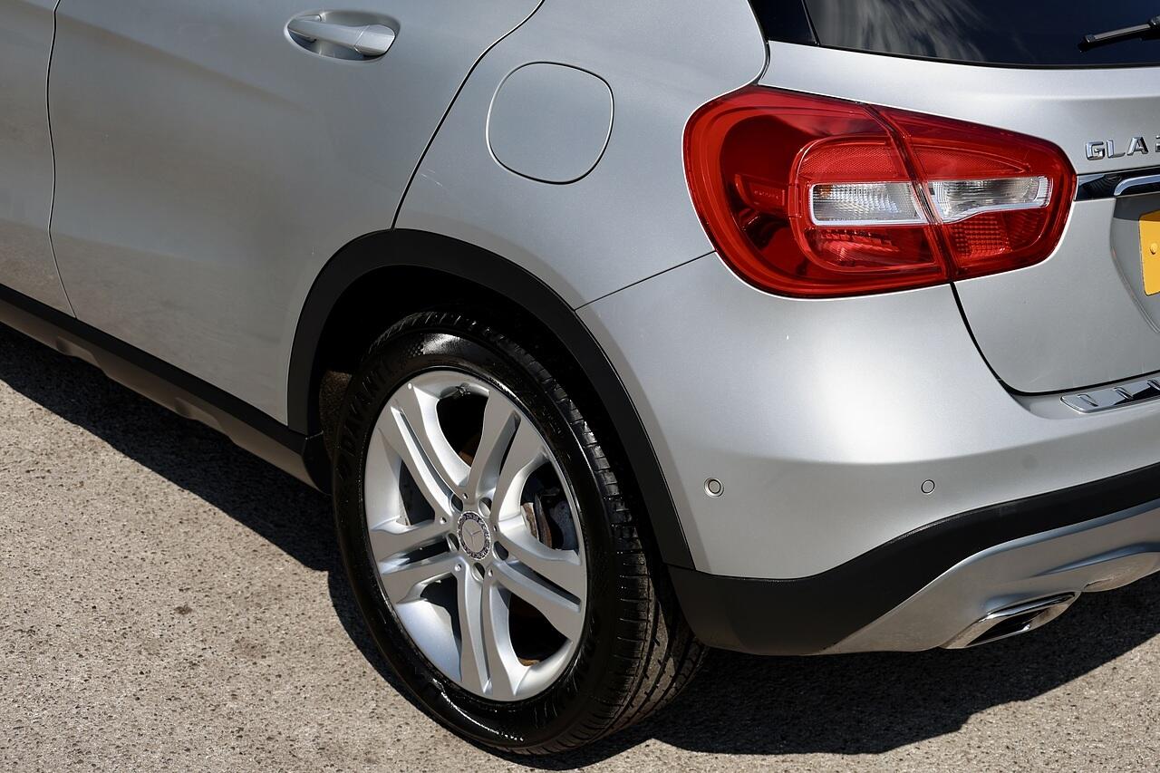 Mercedes-Benz Gla view 29