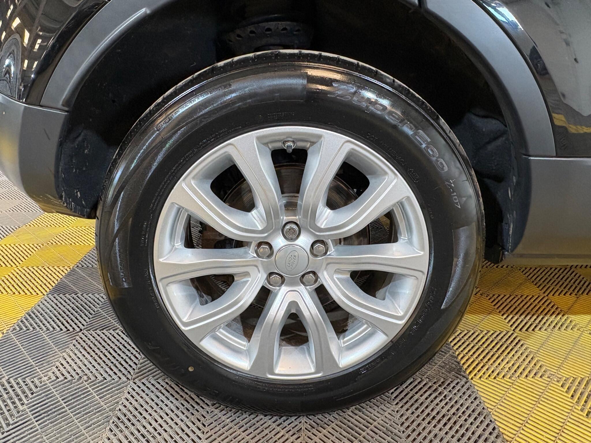 Land Rover Range Rover Evoque view 30