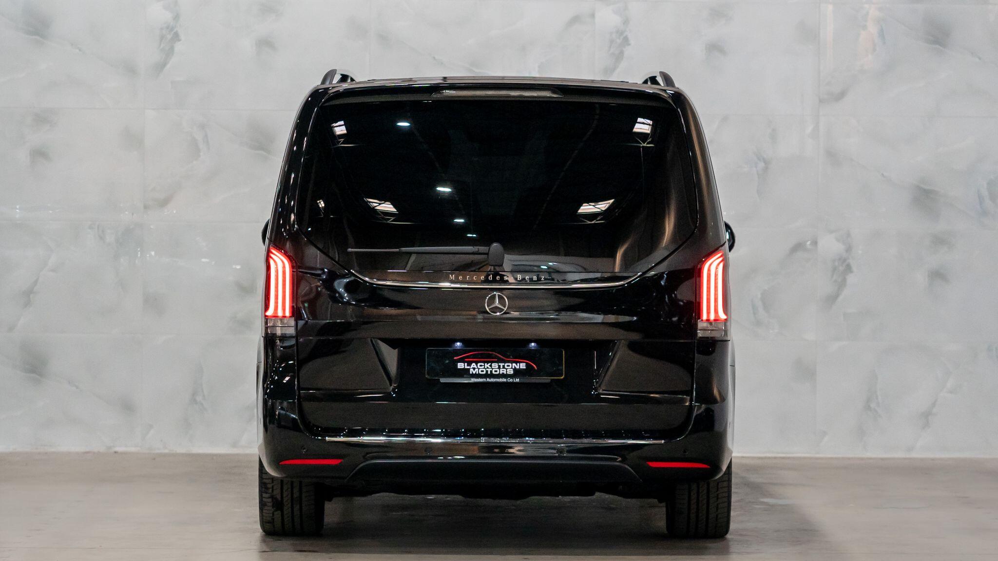 Mercedes-Benz V-Class view 7
