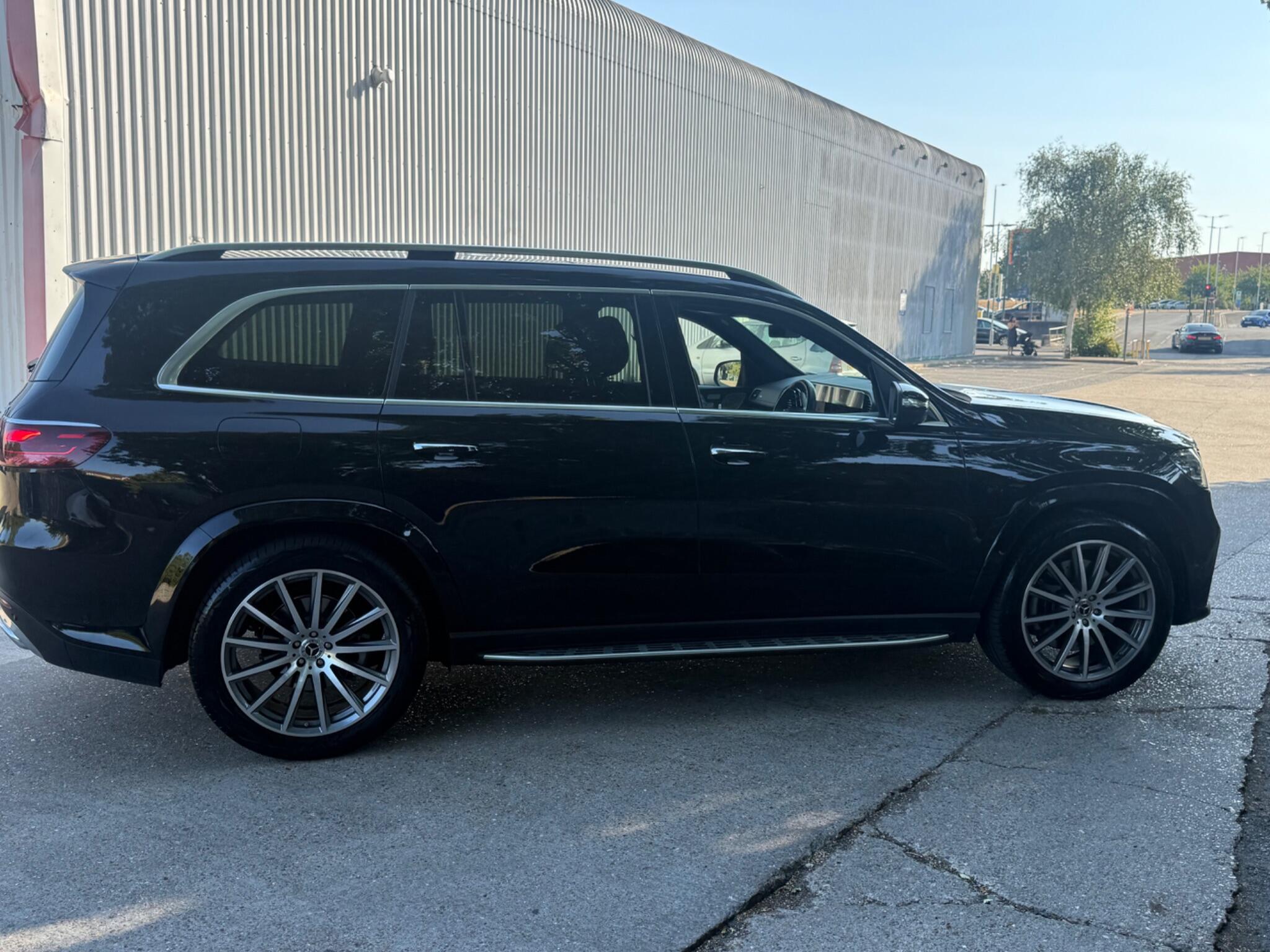 Mercedes-Benz GLS view 5