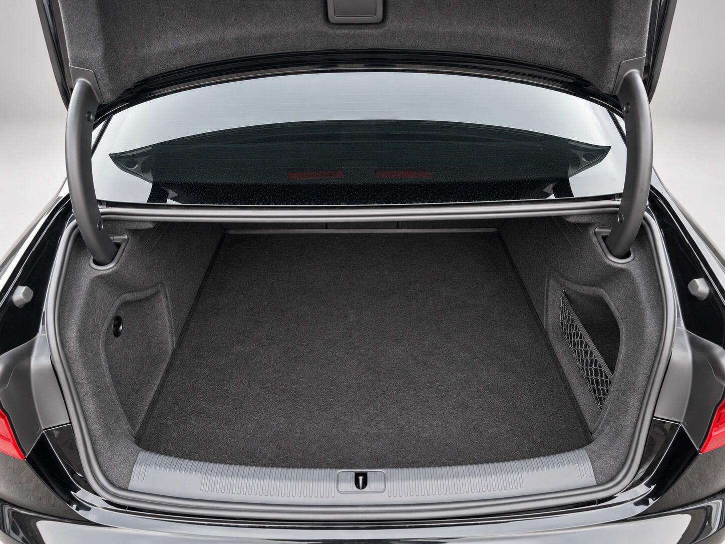 Audi A4 view 37
