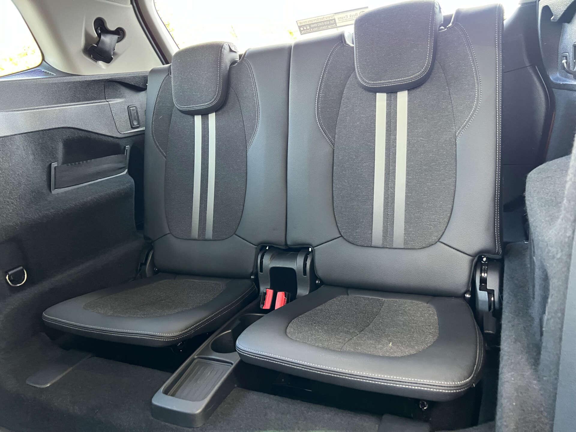 BMW 2 Series view 23