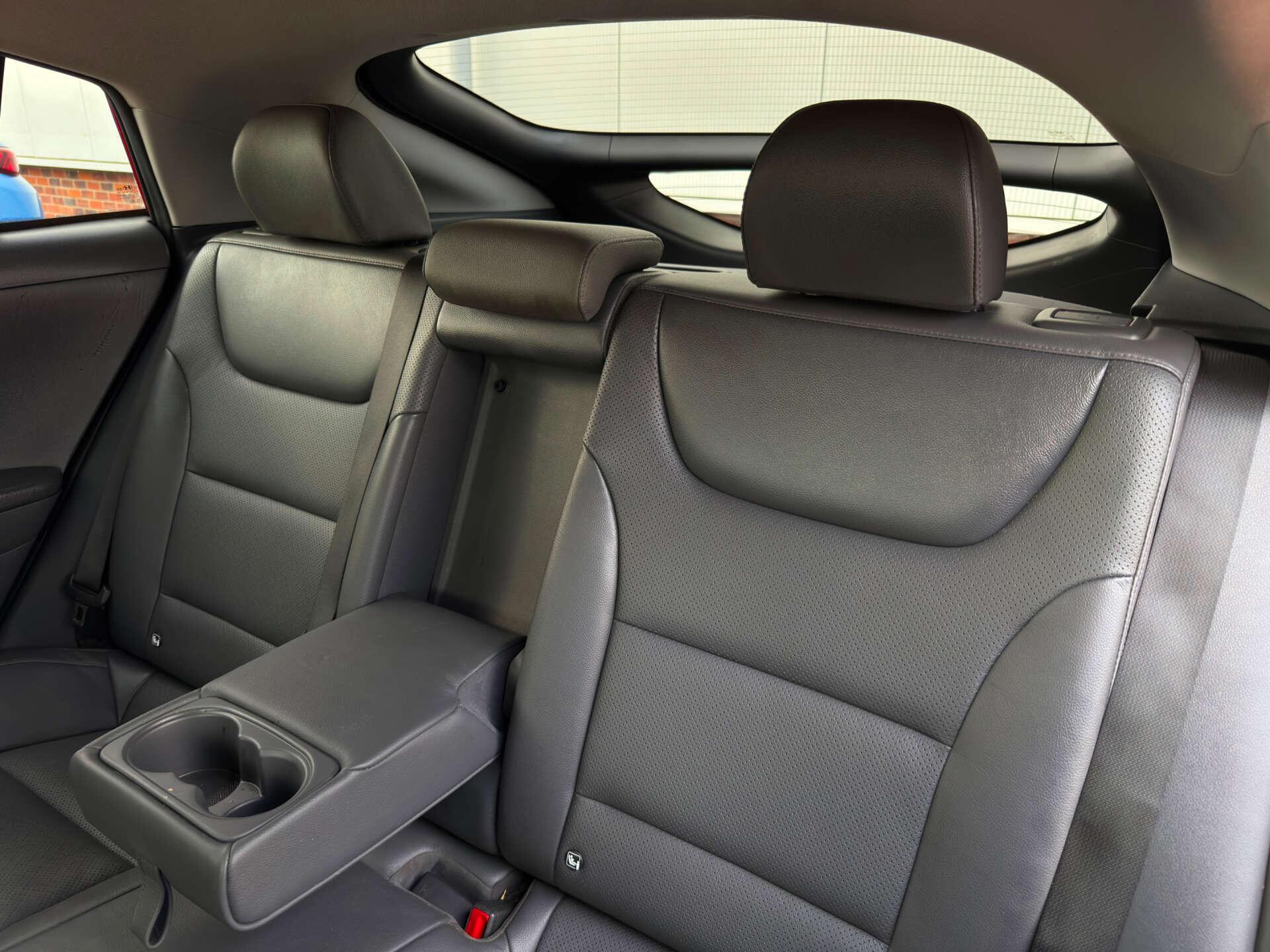 Hyundai Ioniq view 40