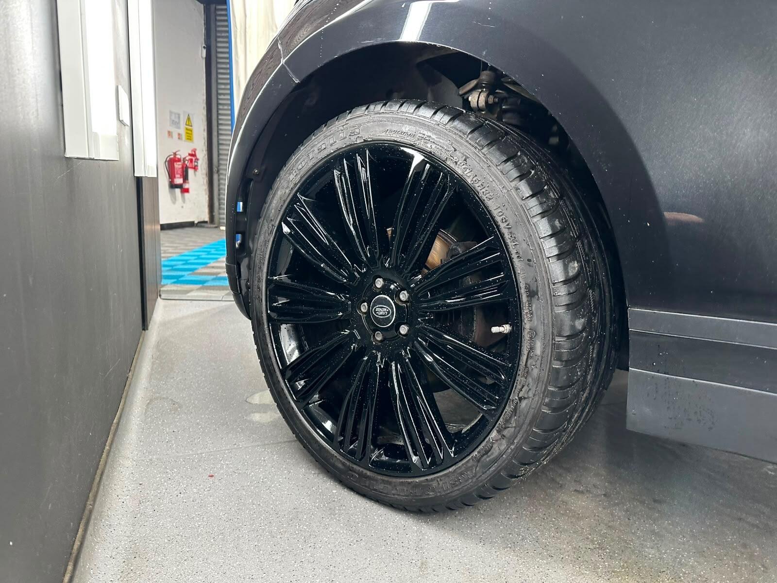 Land Rover Range Rover Velar view 21