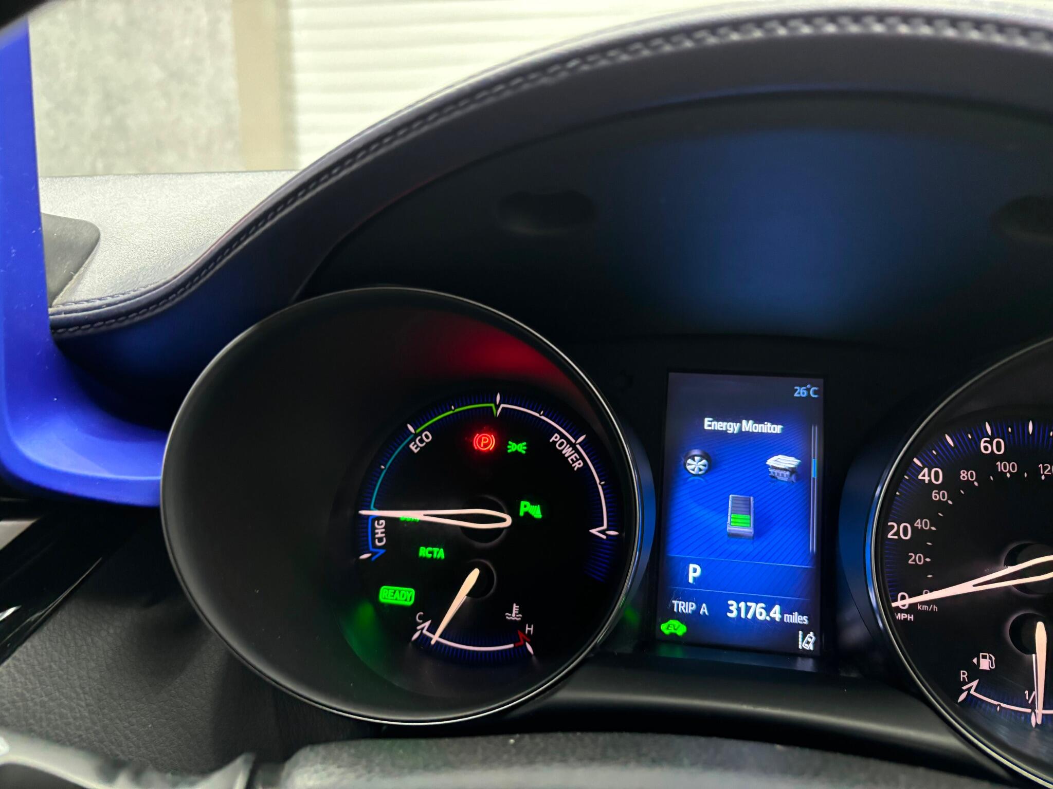 Toyota C-HR view 16