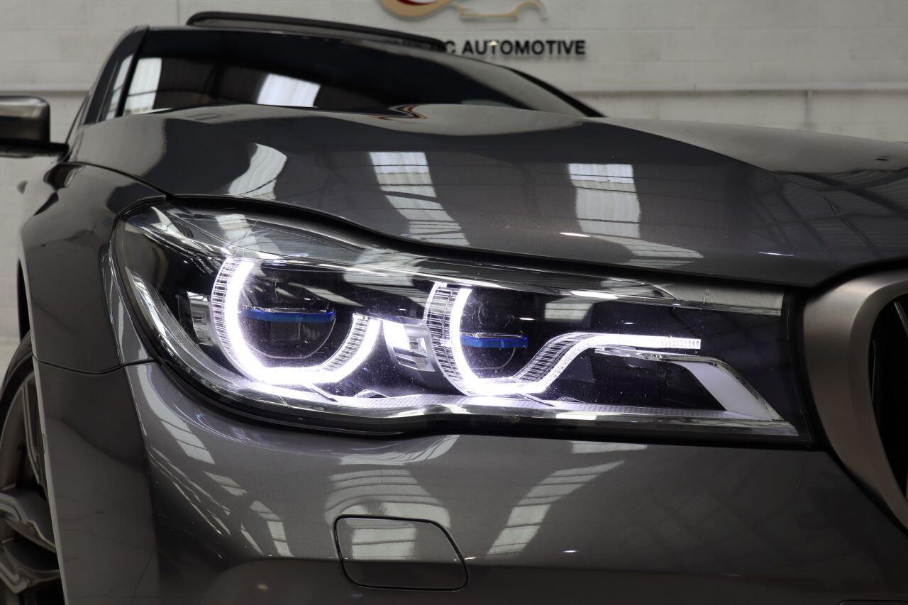 BMW 7 Series view 6