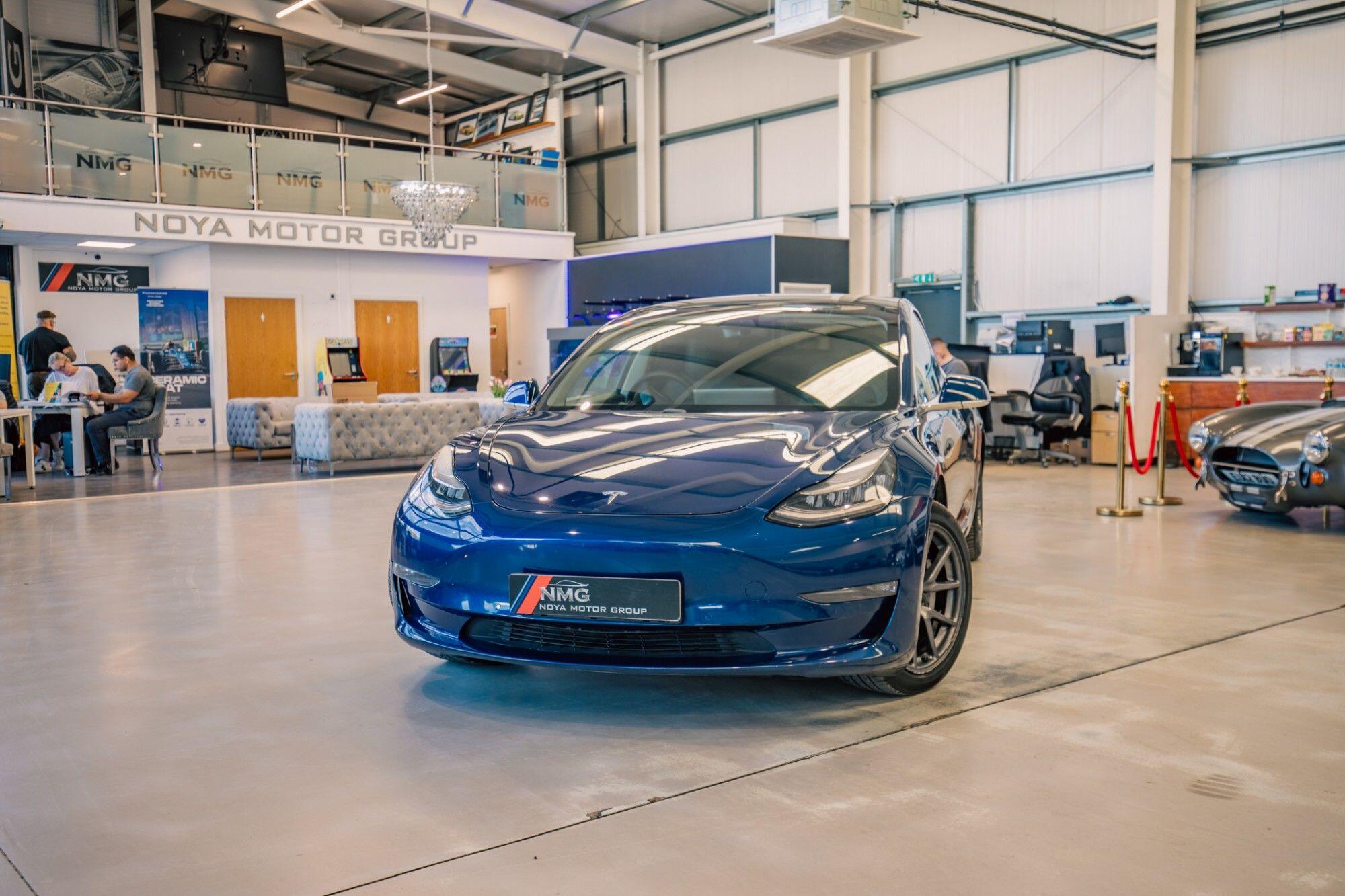Tesla Model 3 view 4