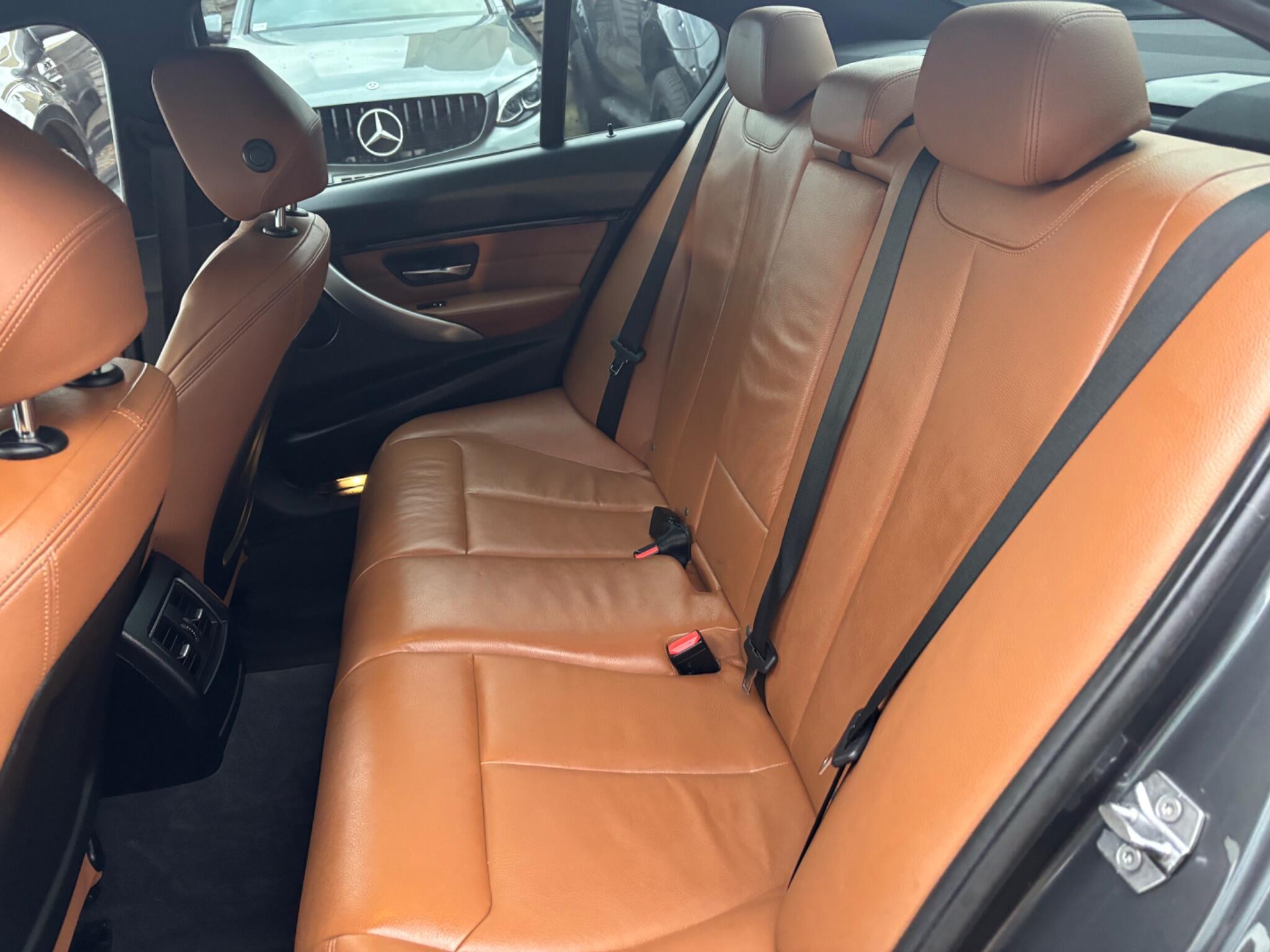 BMW 3 Series view 25