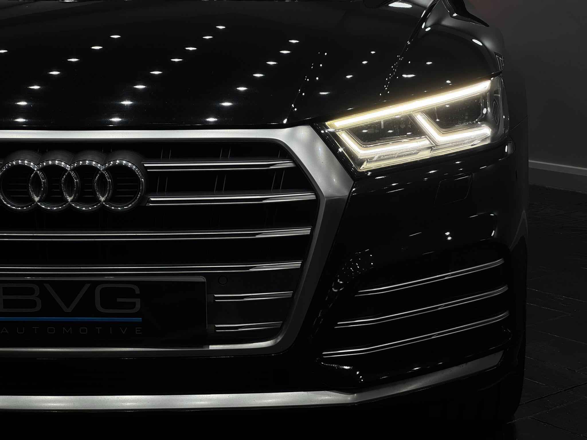 Audi SQ5 view 15