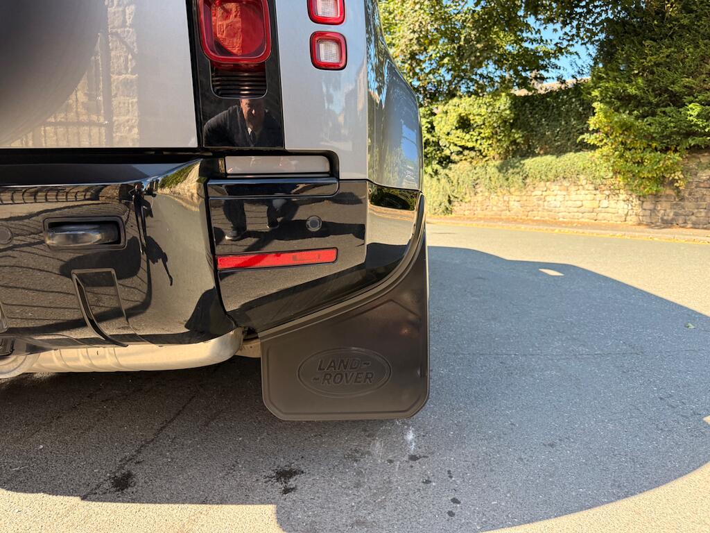 Land Rover Defender view 26