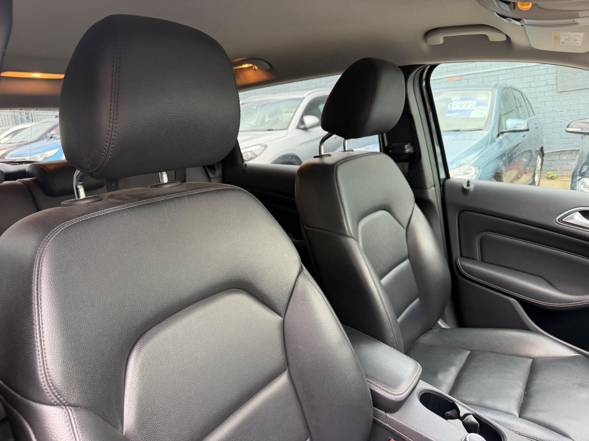 Mercedes-Benz B-Class view 12