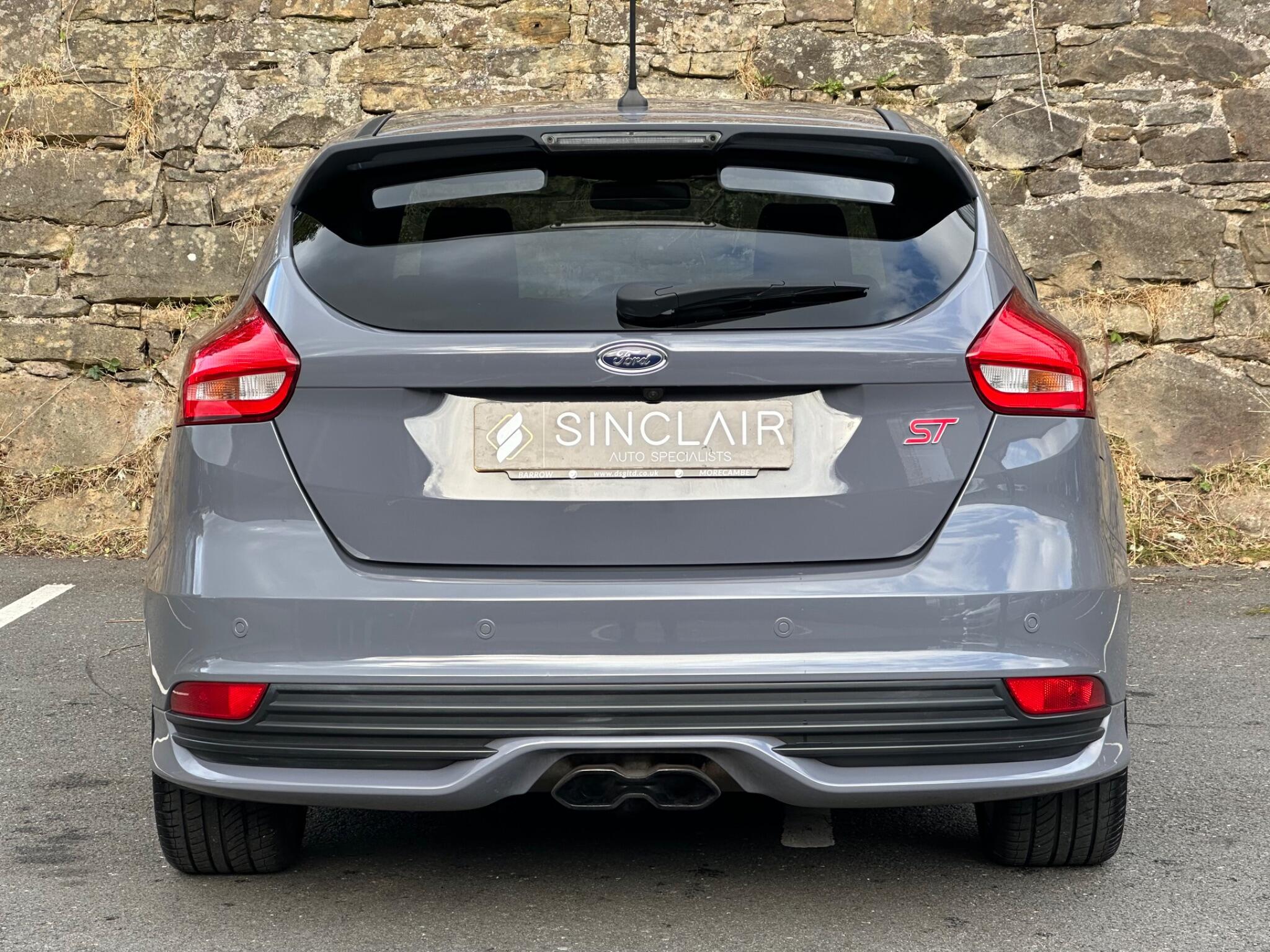 Ford Focus view 5