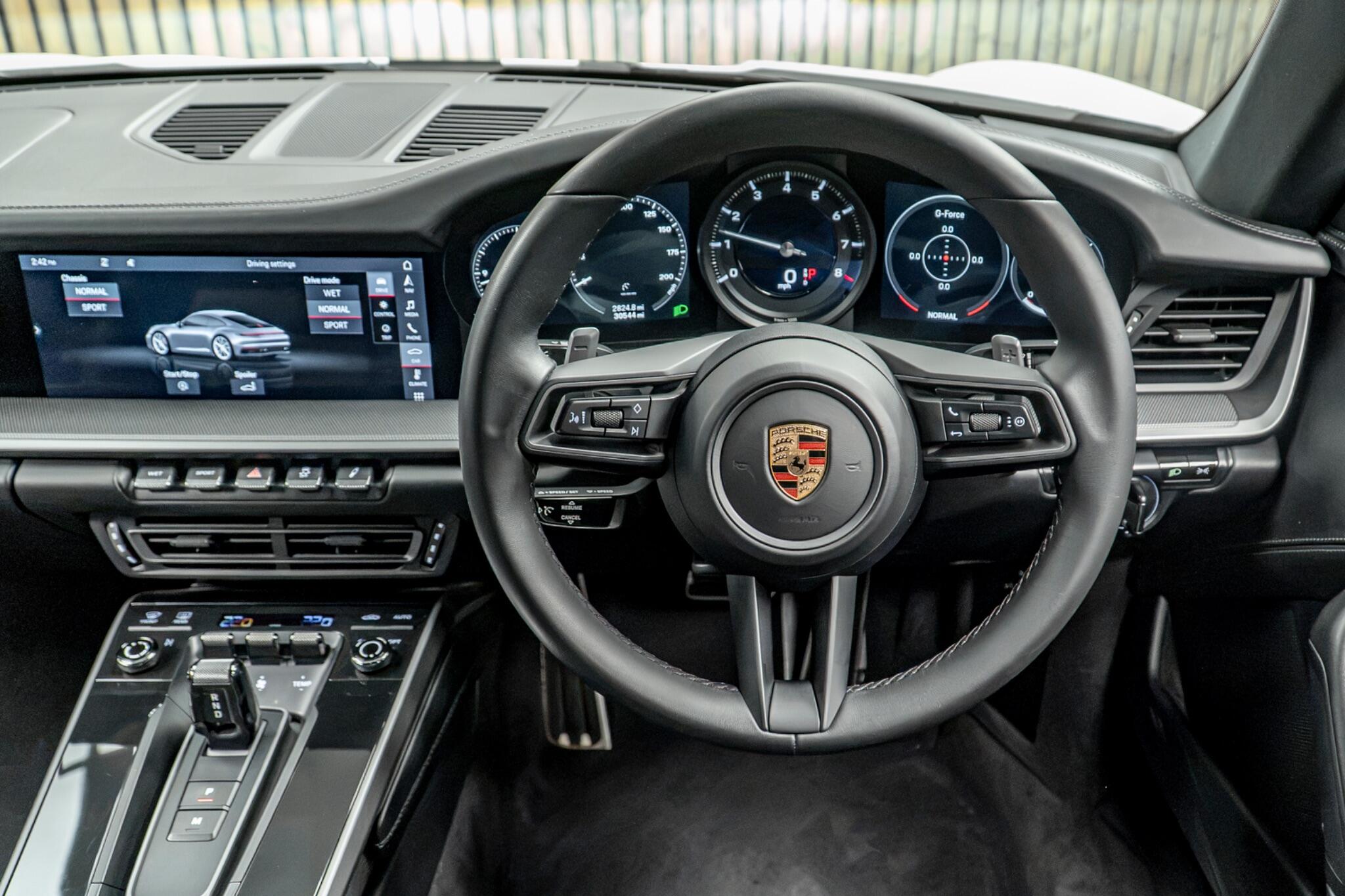Porsche 911 view 26
