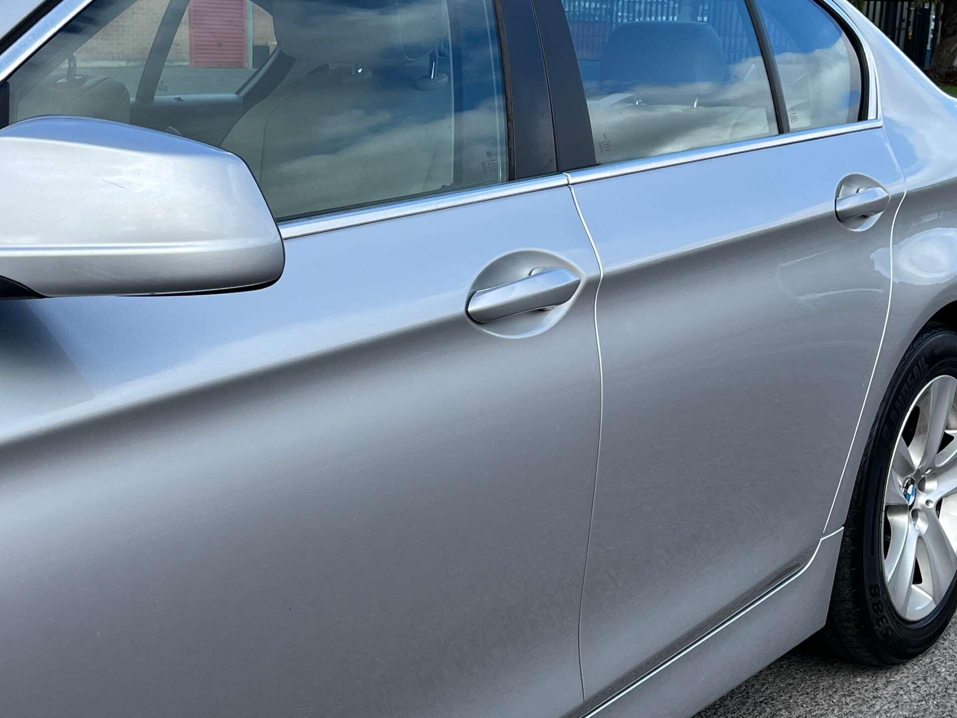 BMW 5 Series view 37