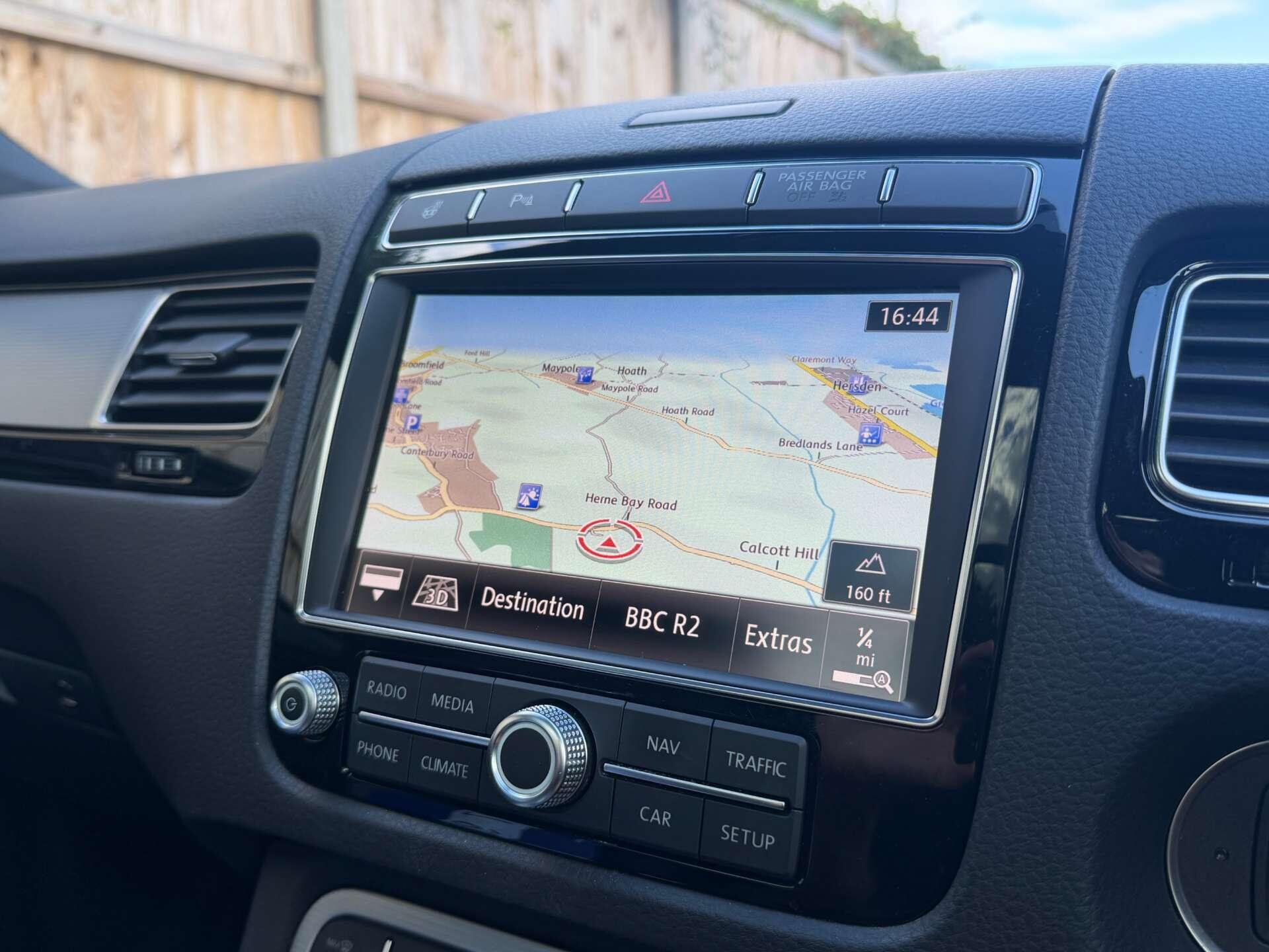 Volkswagen Touareg view 22