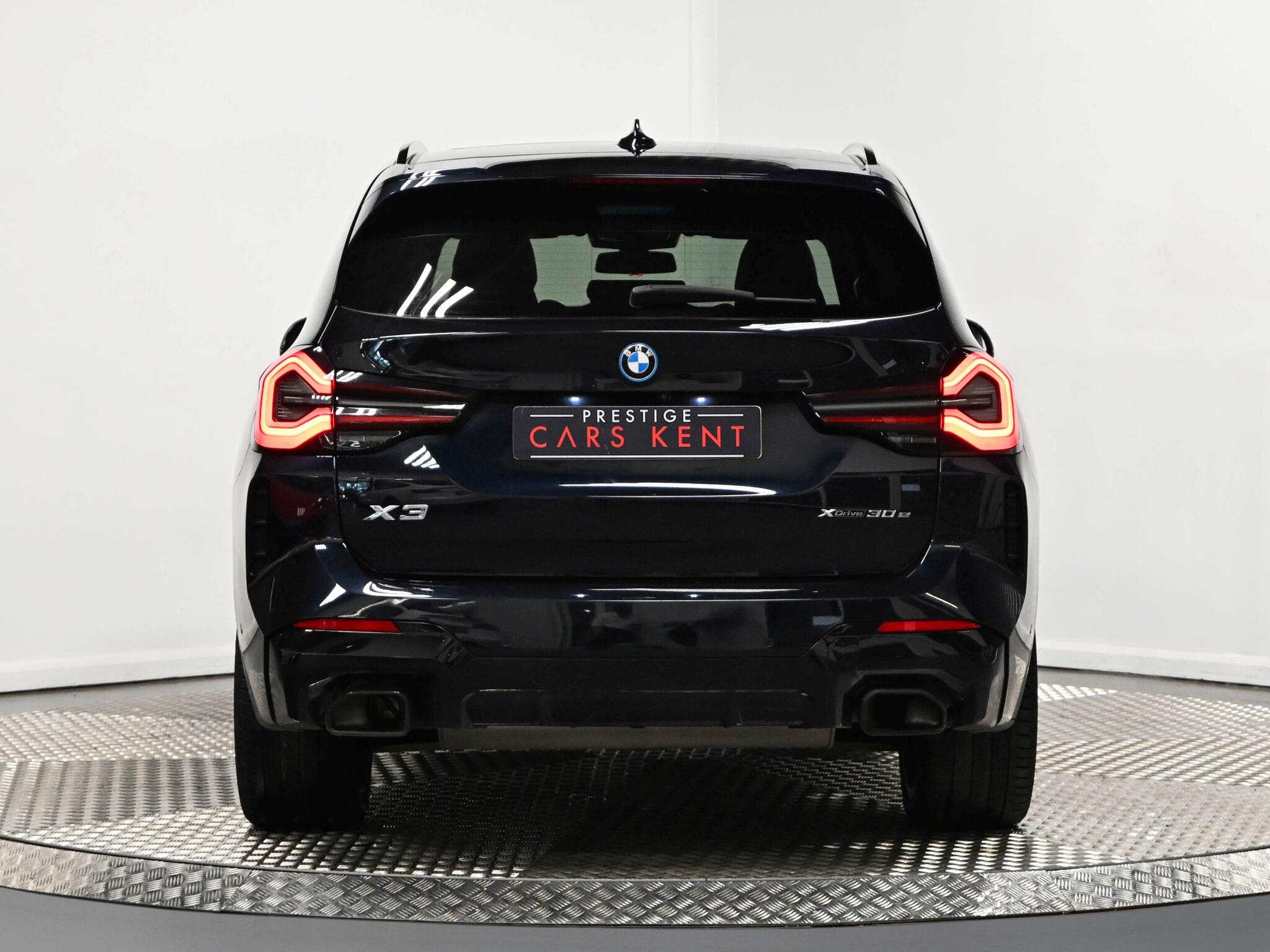 BMW X3 view 6