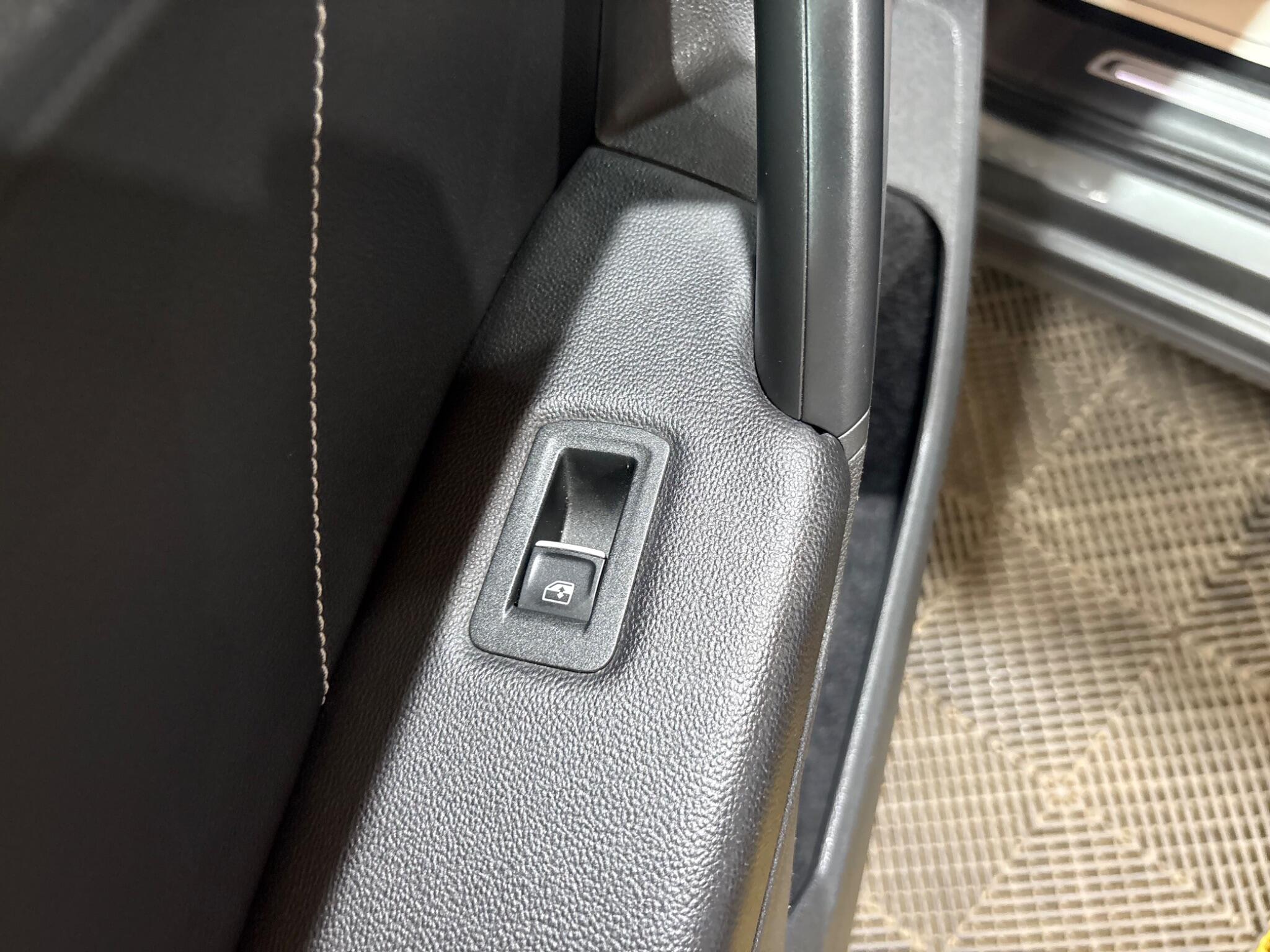 Volkswagen Tiguan view 40