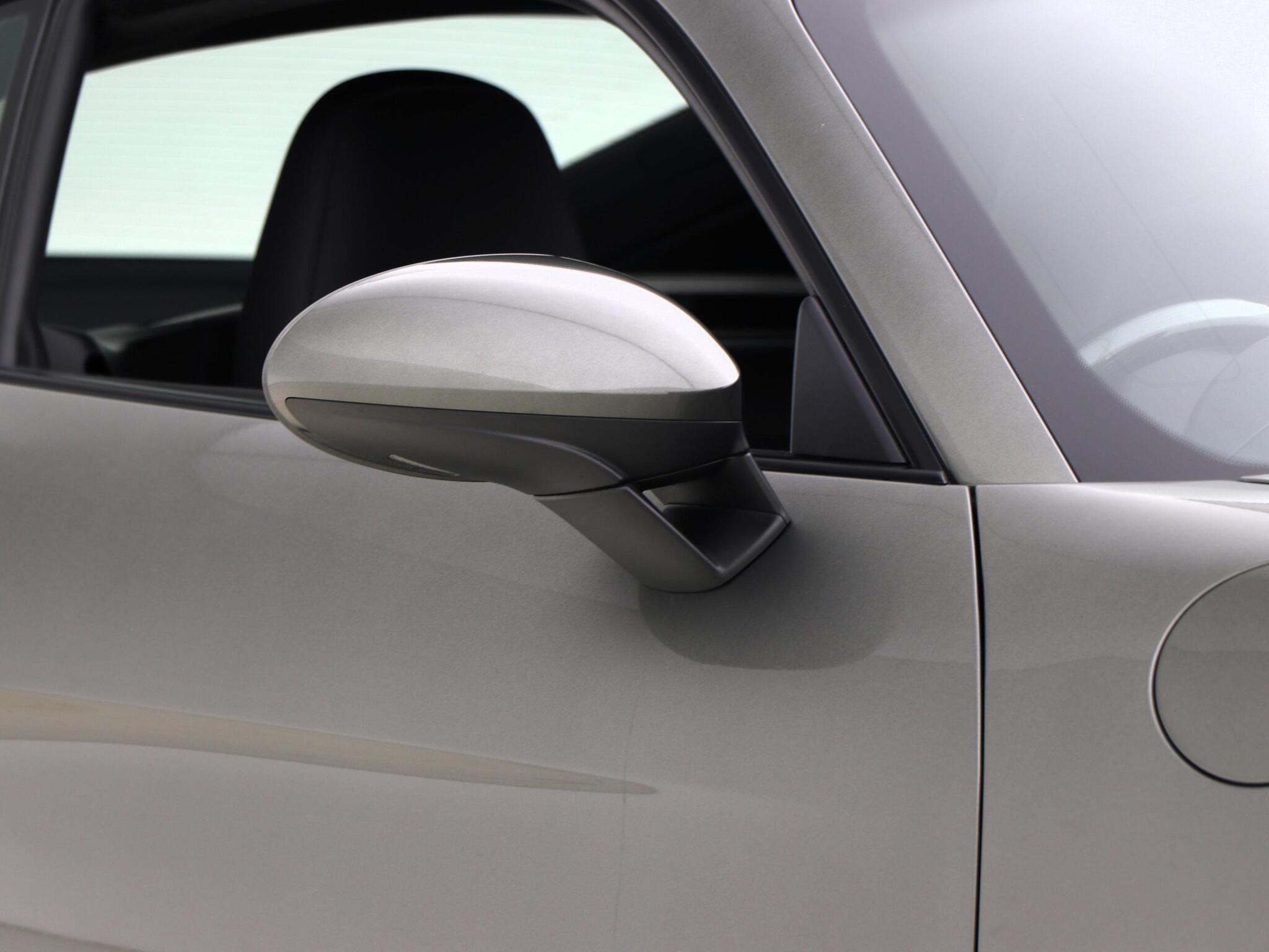 Porsche Cayman view 11