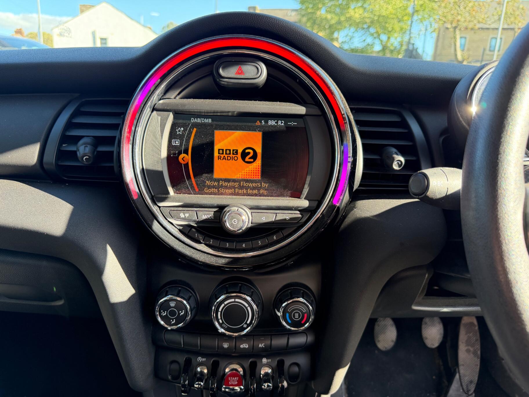 Mini Hatch view 15
