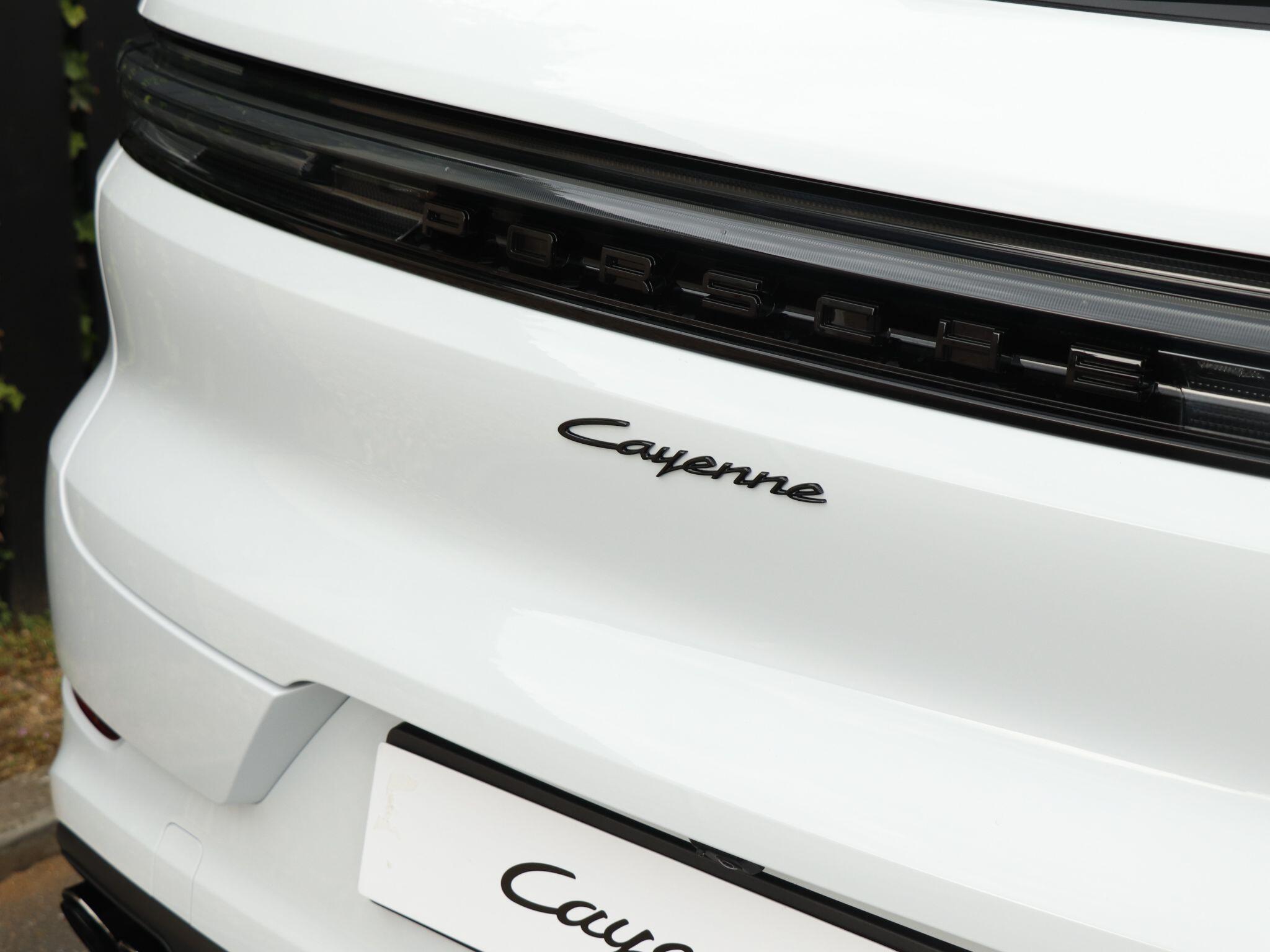 Porsche Cayenne view 30