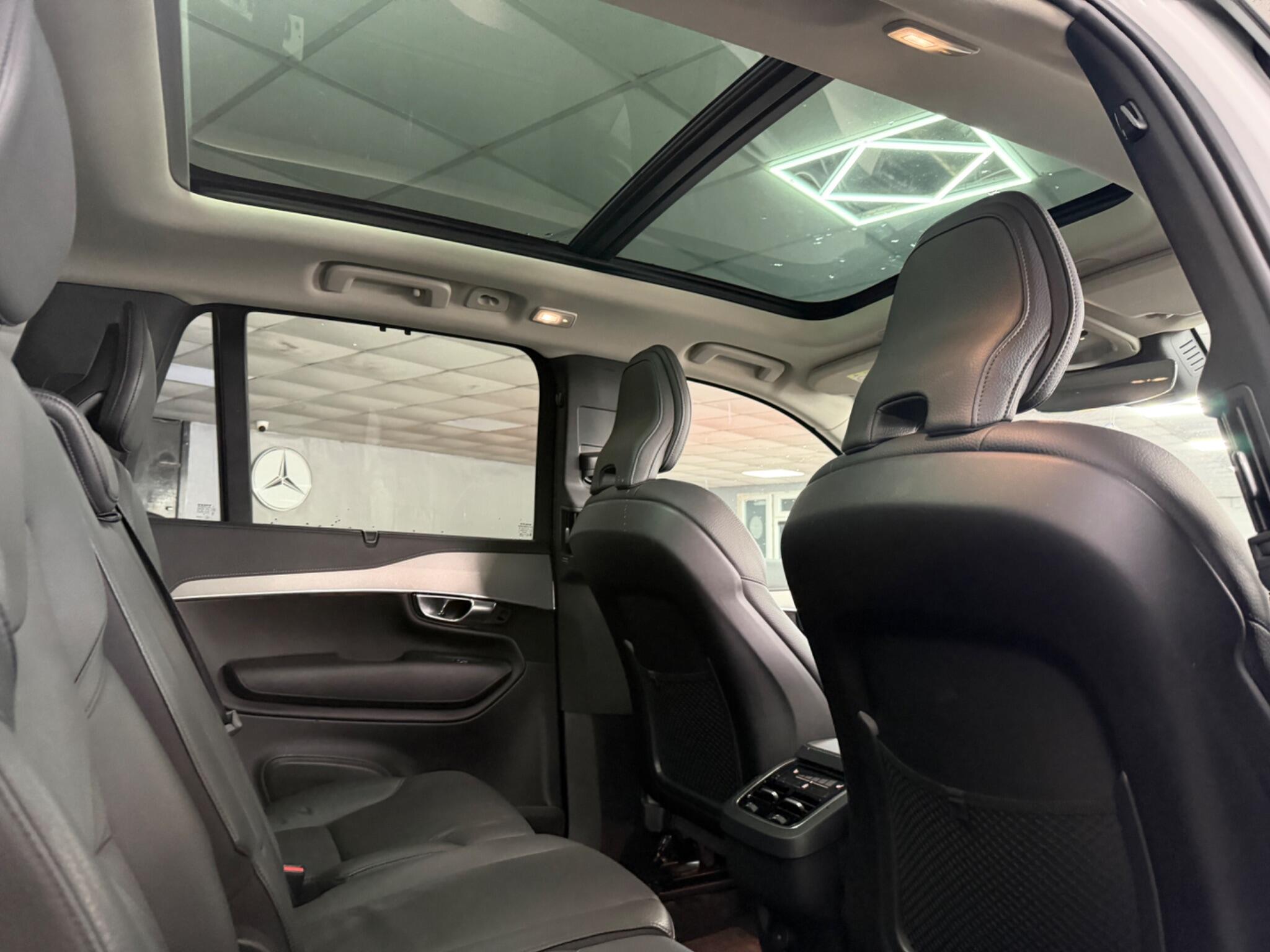 Volvo XC90 view 7