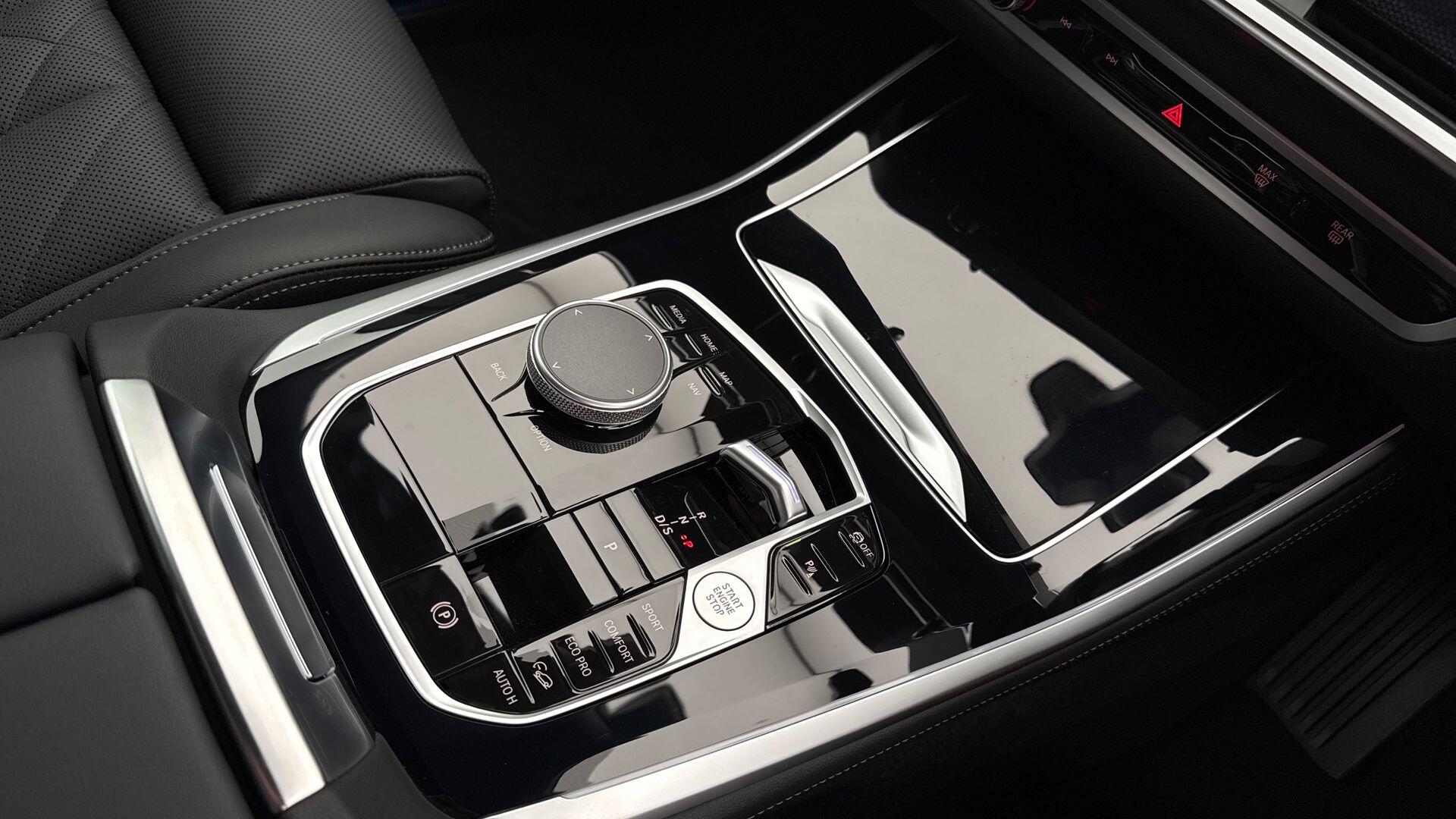 BMW X5 view 10