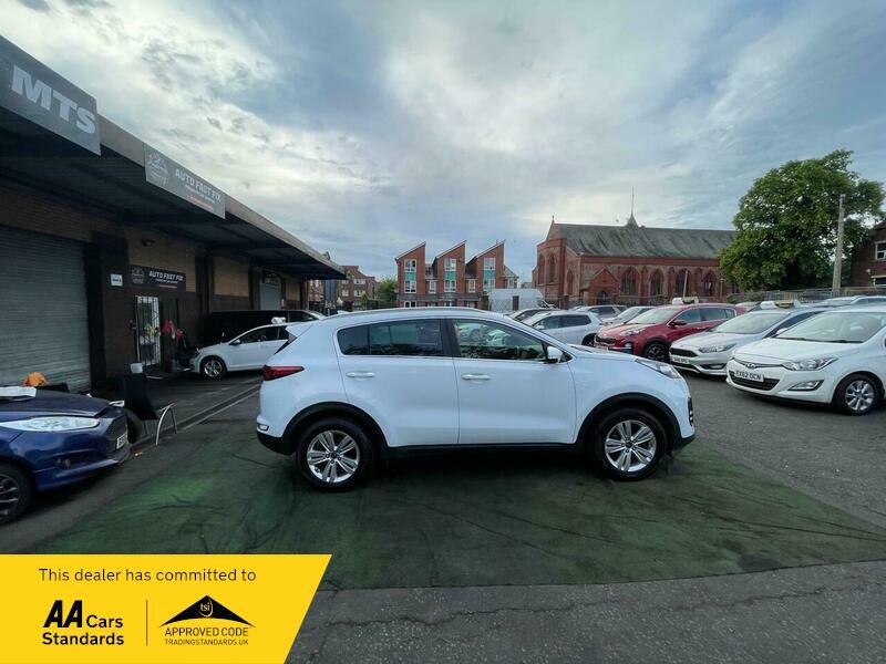 2017 Kia Sportage 1.6 GDi 2 Euro 6 (s/s) 5dr • 96,290 miles image 17