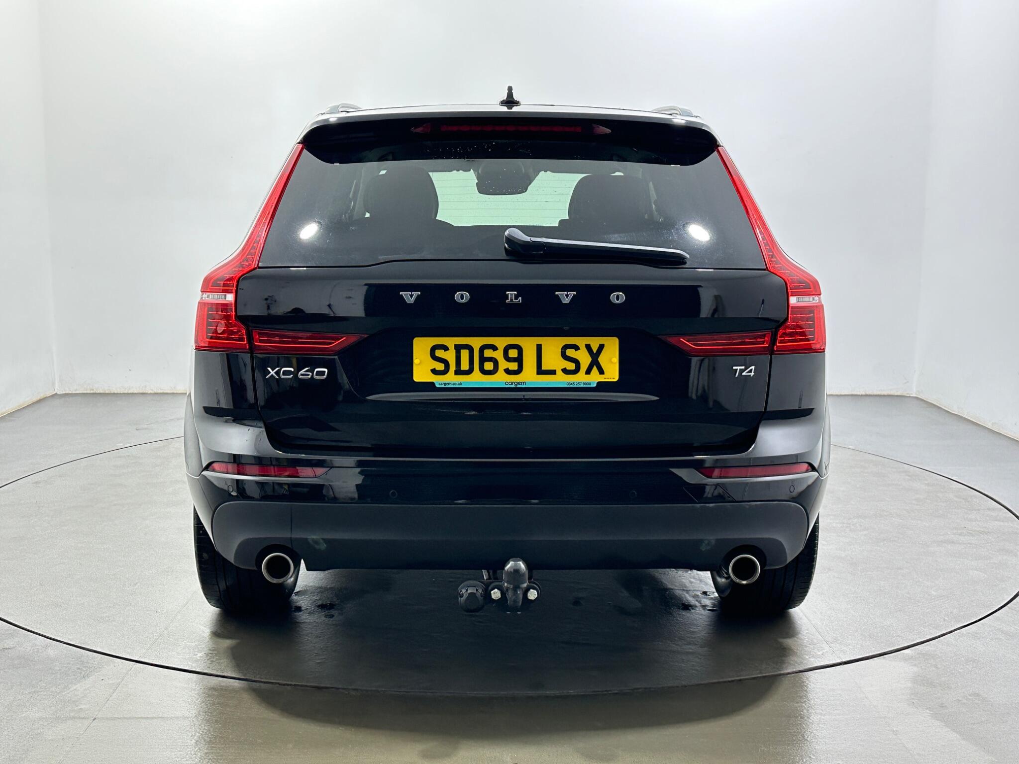 Volvo XC60 view 7