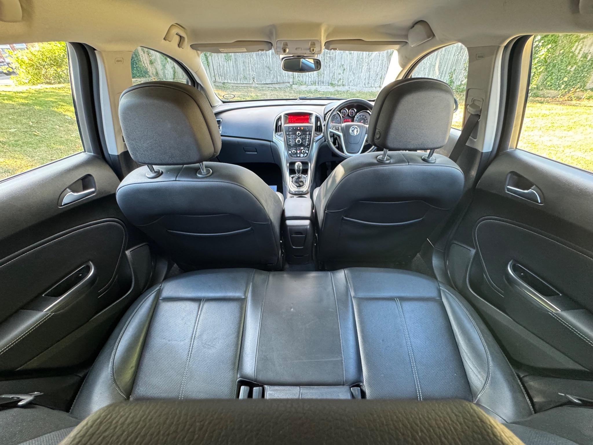 2010 Vauxhall Astra image 33
