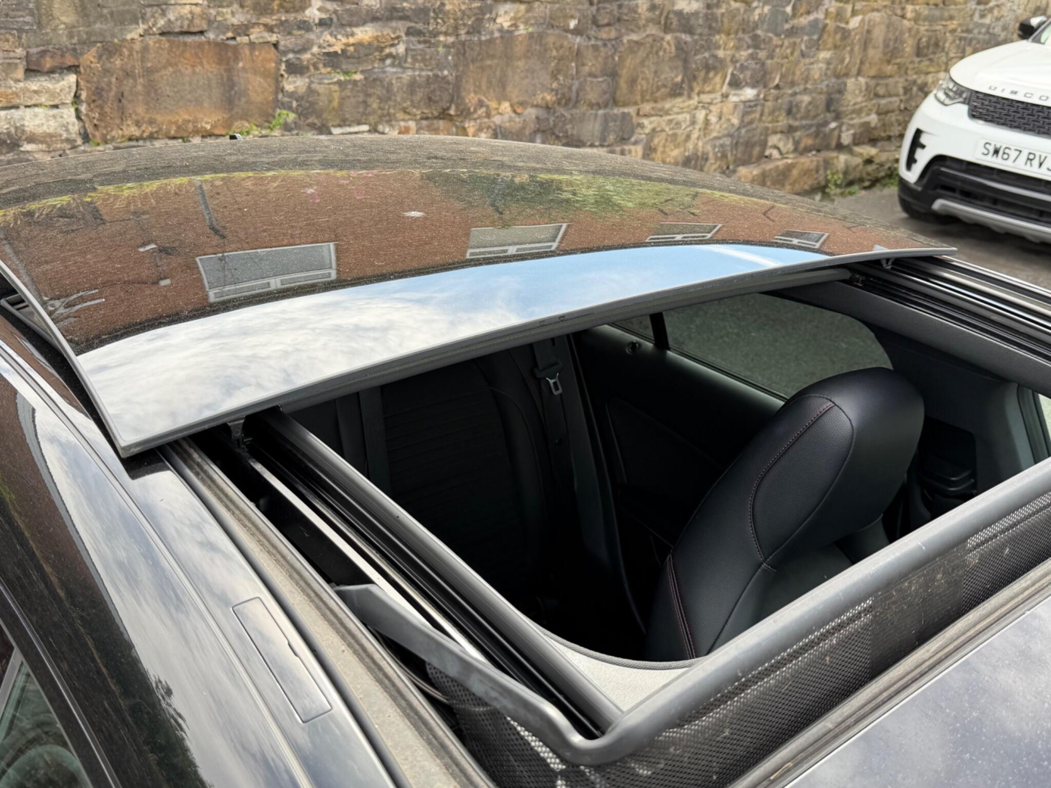 Mercedes-Benz Cla view 9
