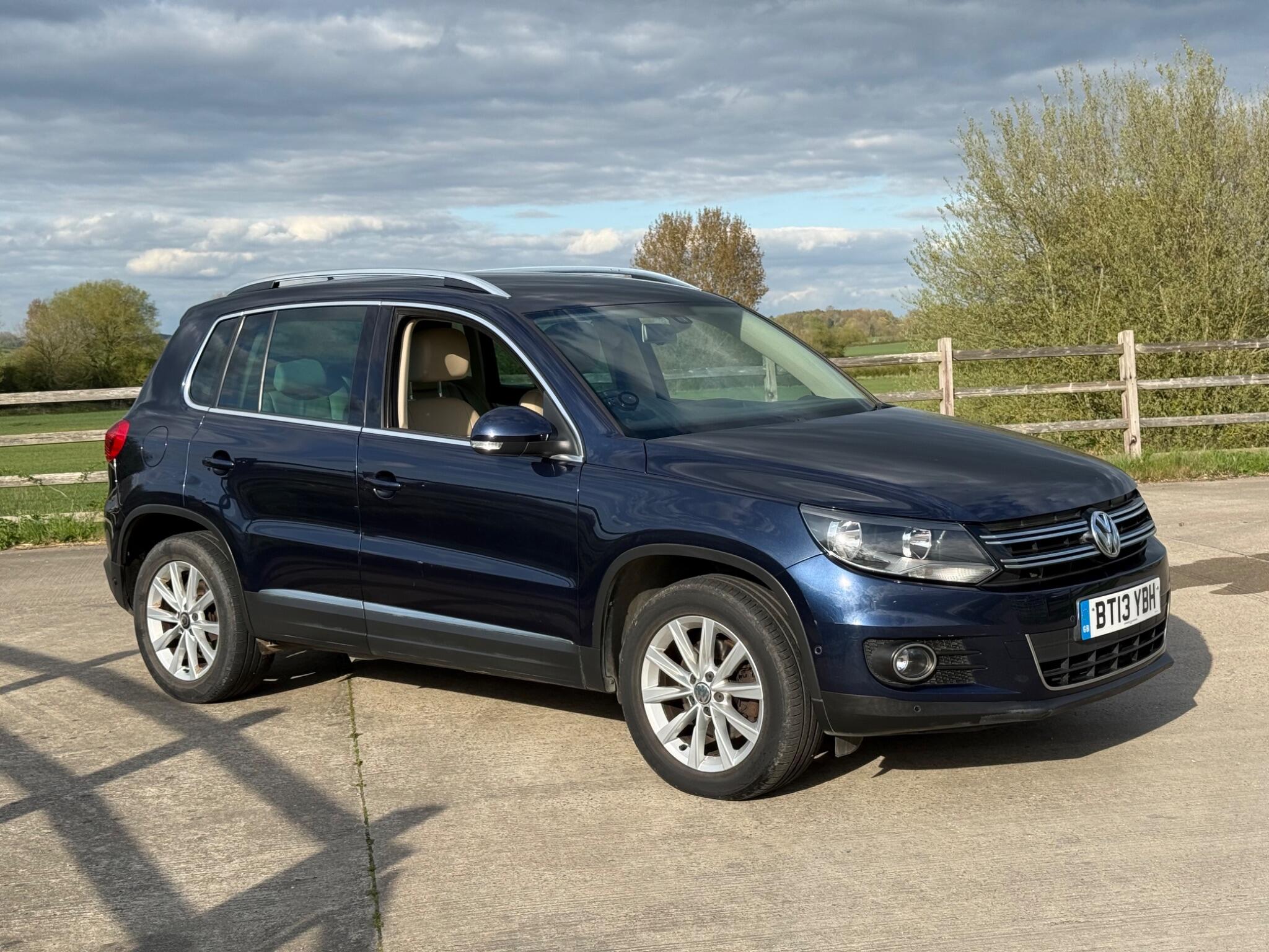 Volkswagen Tiguan 2.0 TDI BlueMotion Tech SE 4WD Euro 5 (s/s) 5dr — photo 6 of 100