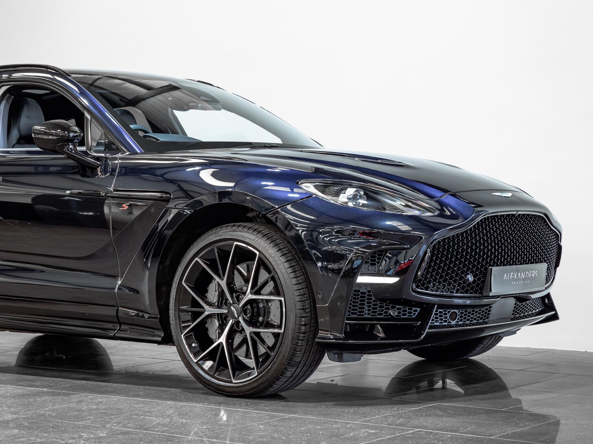 Aston Martin DBX view 11