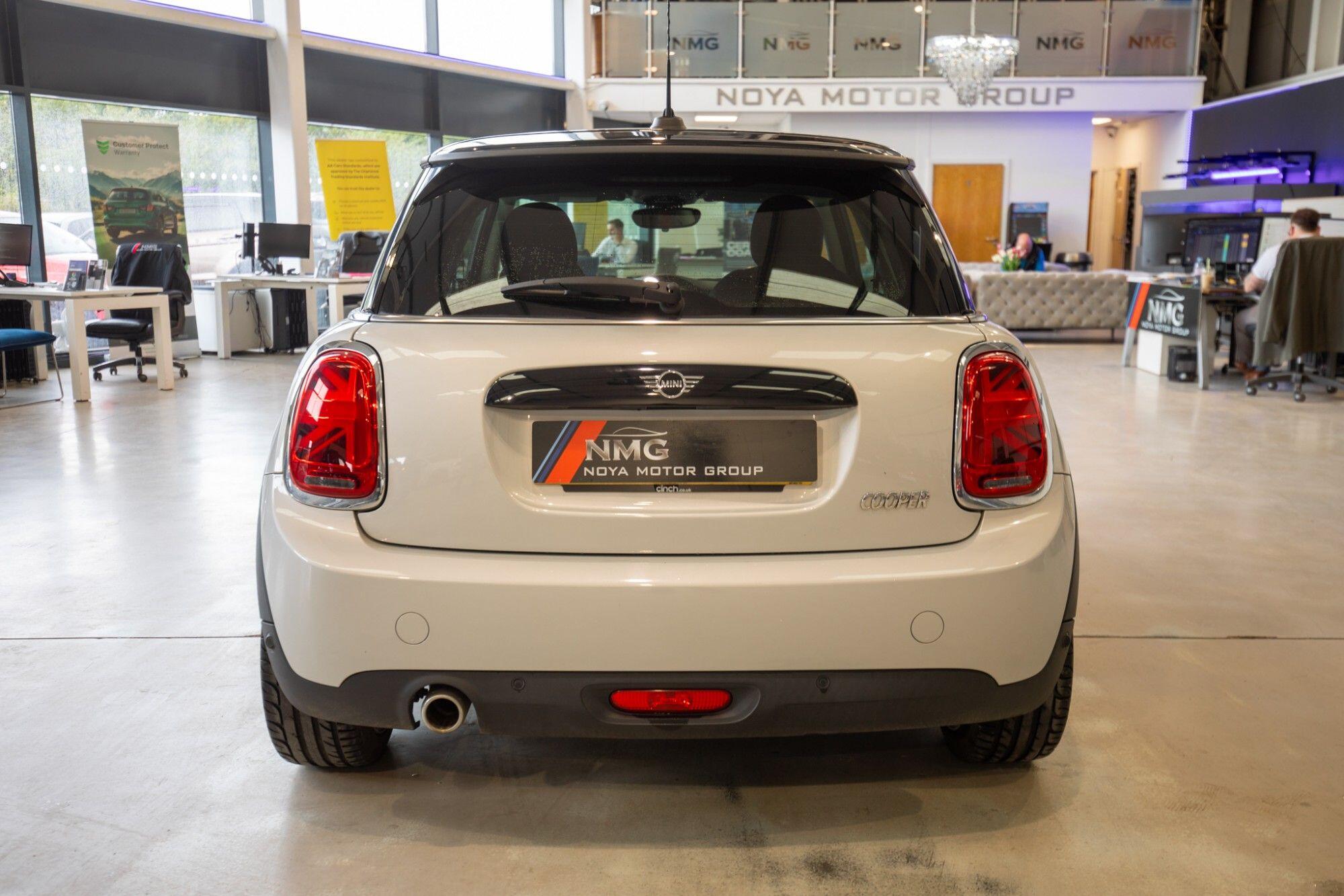 Mini Hatch view 25