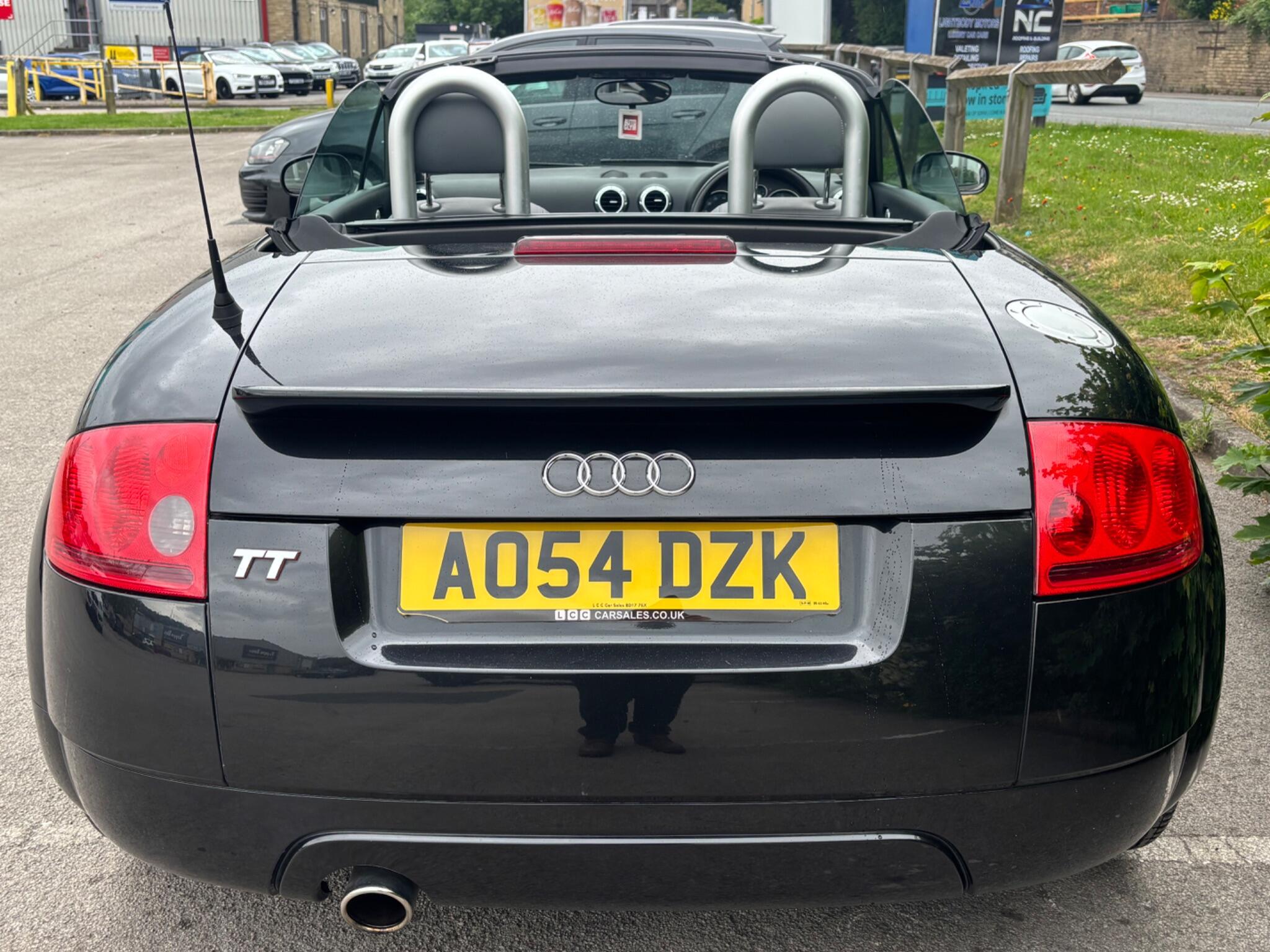 Audi TT view 6