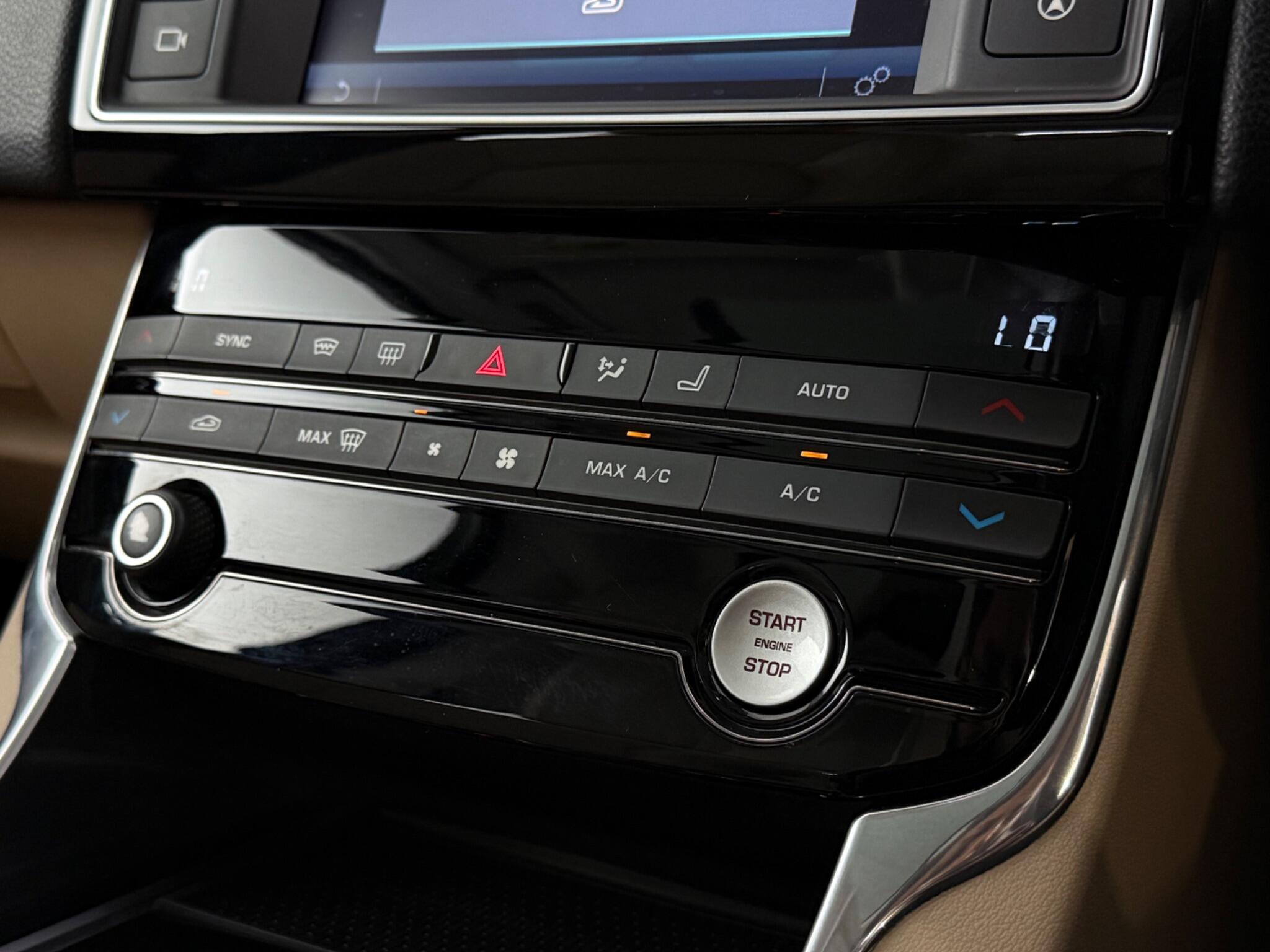 Jaguar Xe view 28