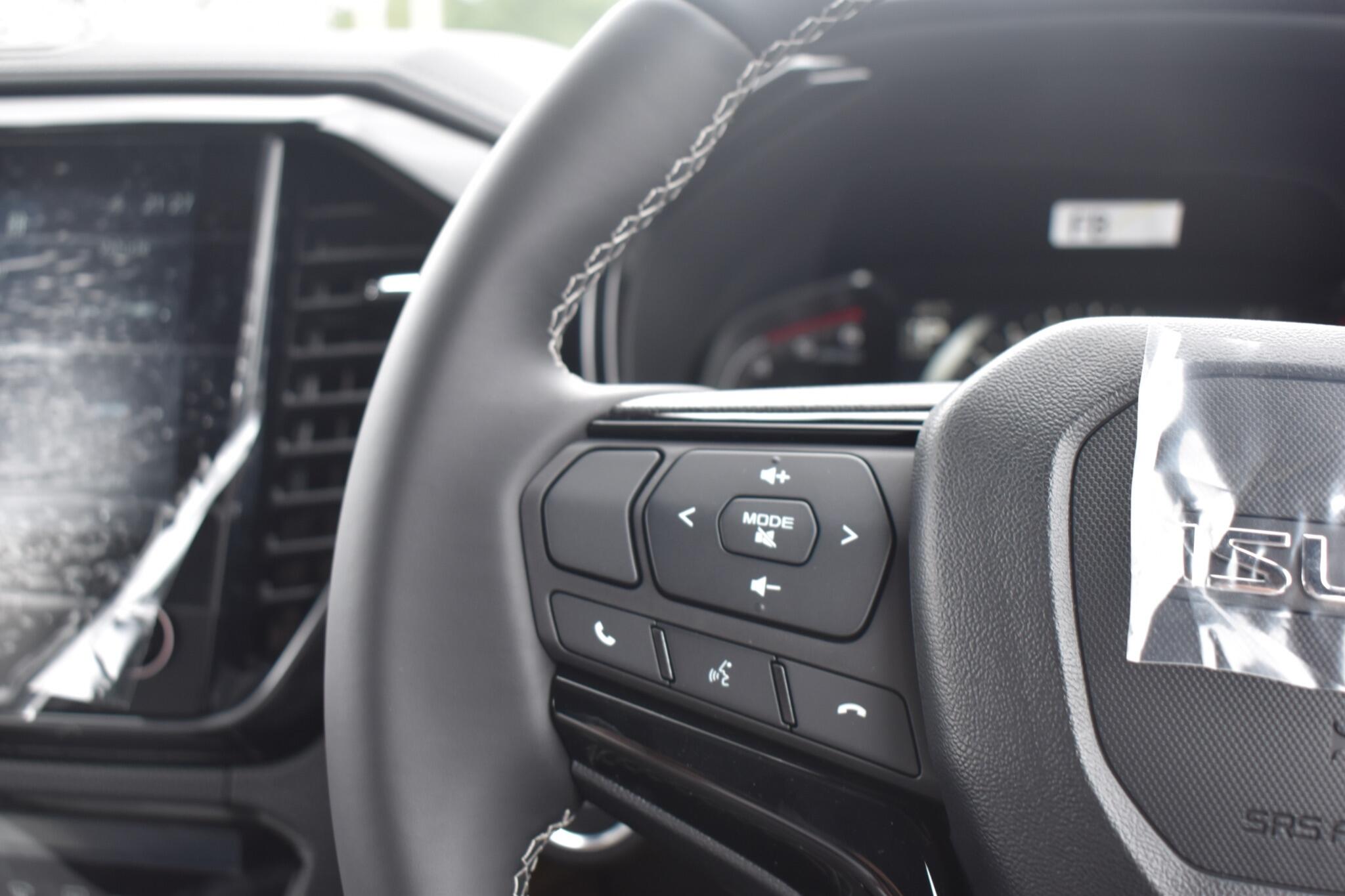 D-Max - 1.9 TD V-Cross Auto 4WD Euro 6 (s/s) 4dr - Image 18