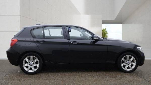BMW 1 Series view 4