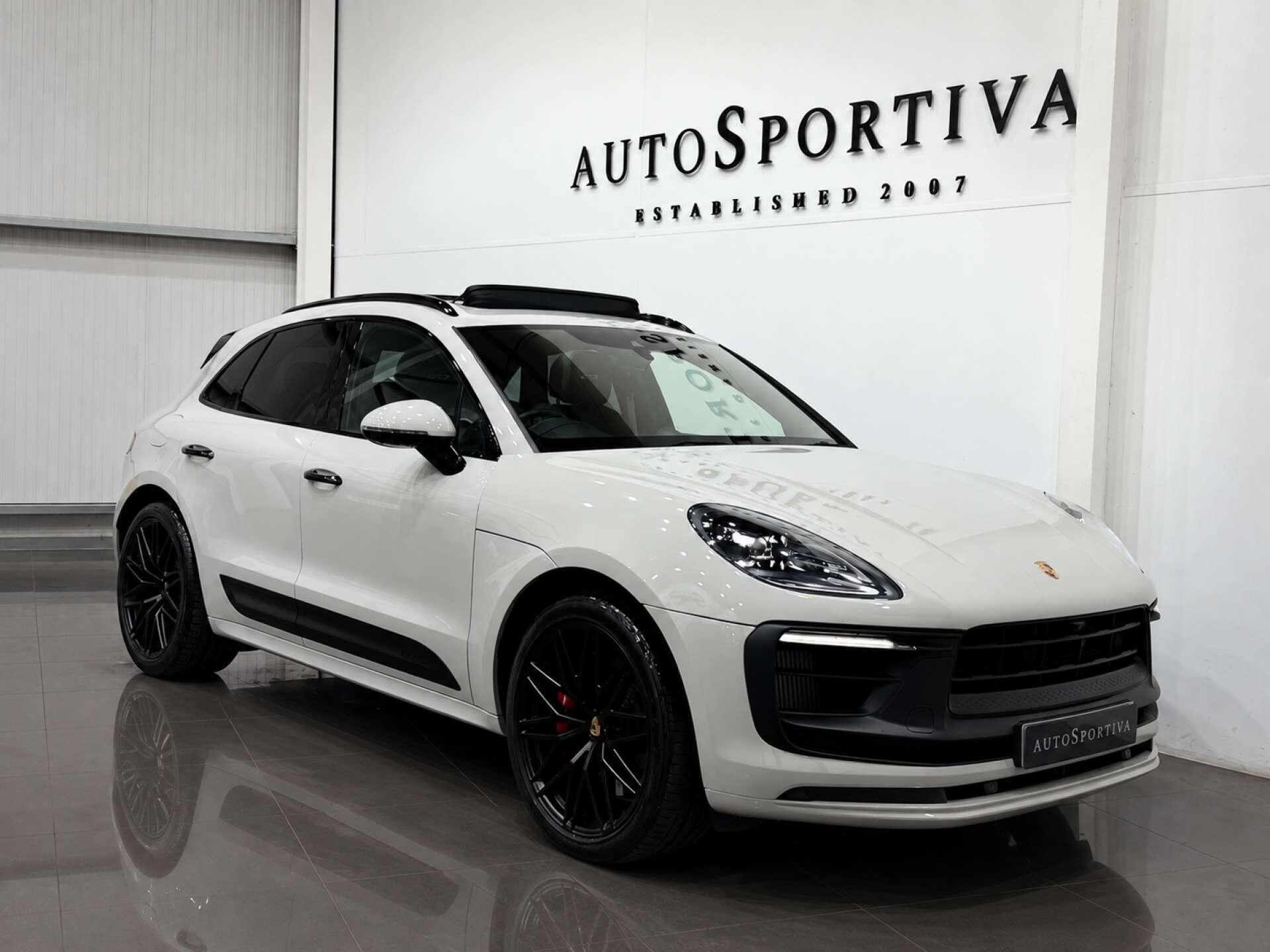 Porsche Macan view 4