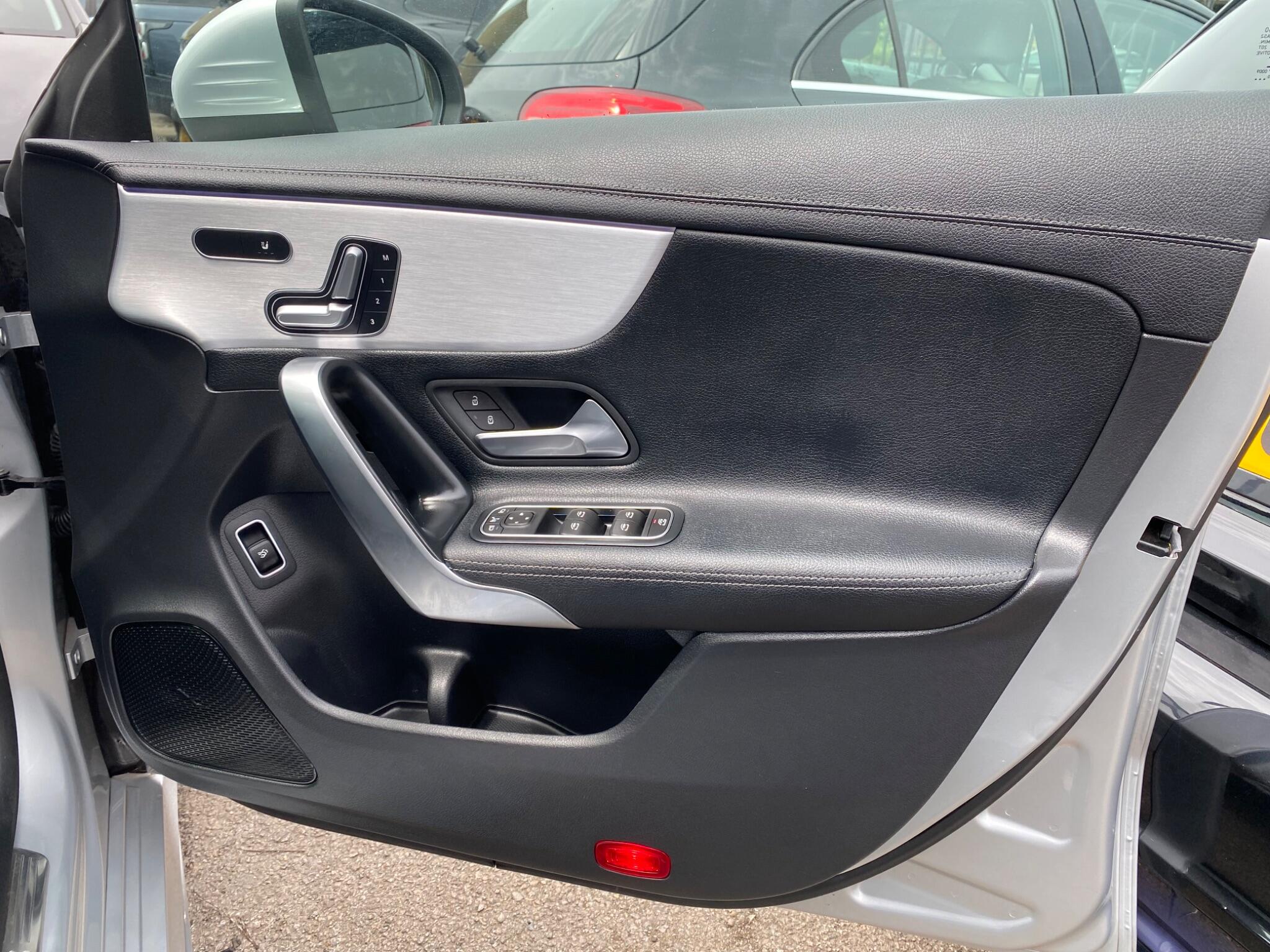 Mercedes-Benz Cla view 16