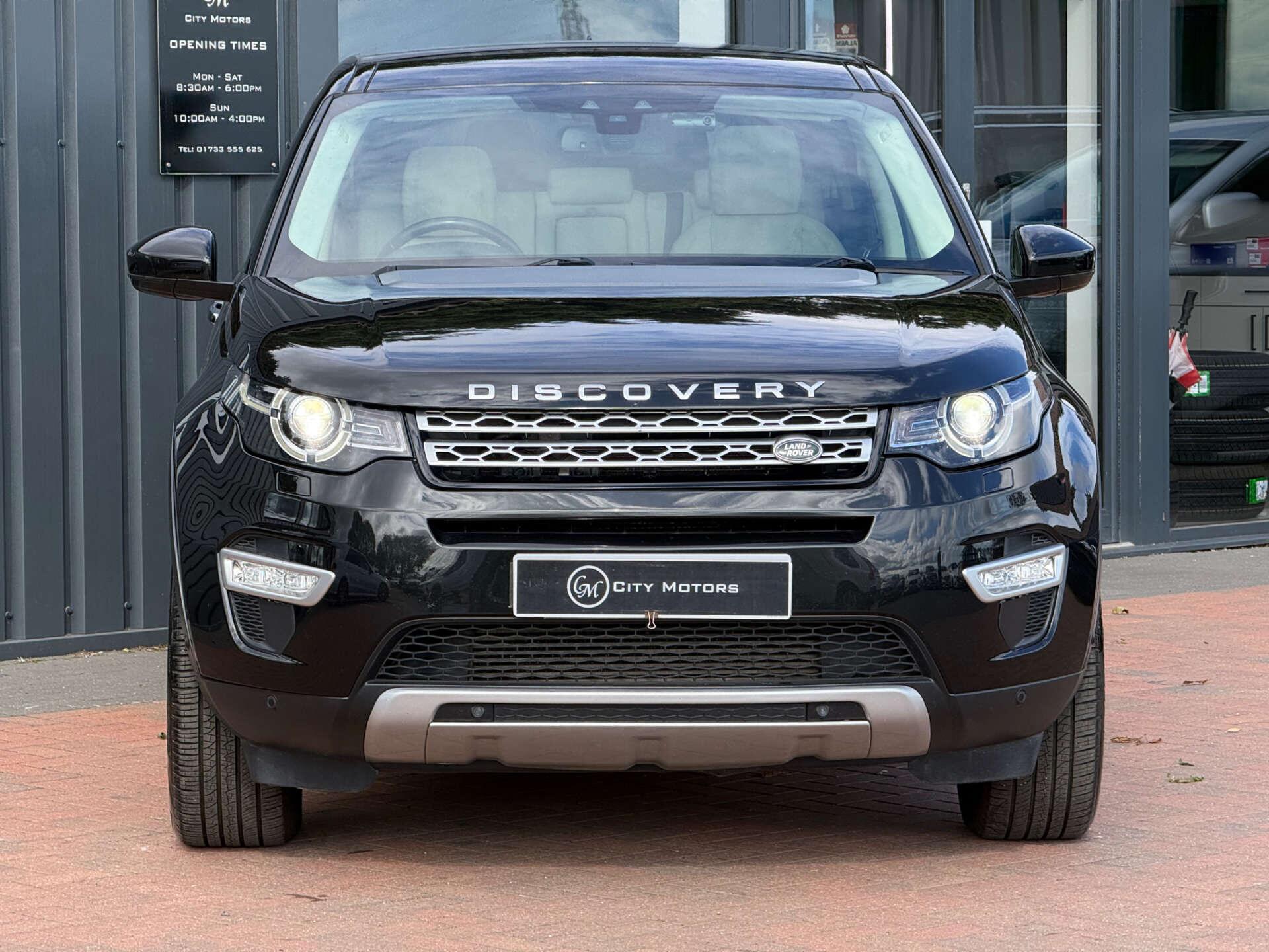 Land Rover Discovery Sport view 11