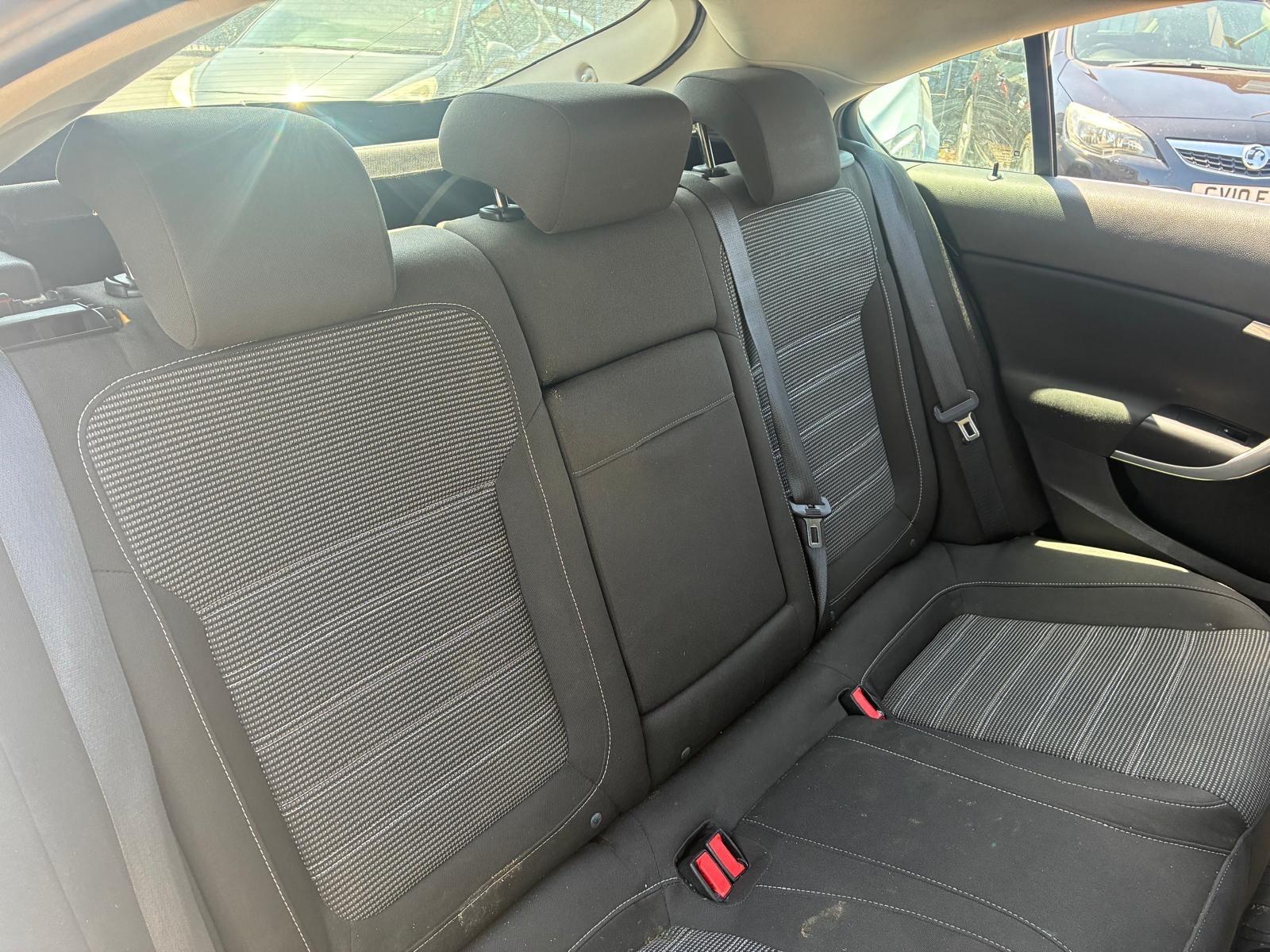 Vauxhall Insignia view 17